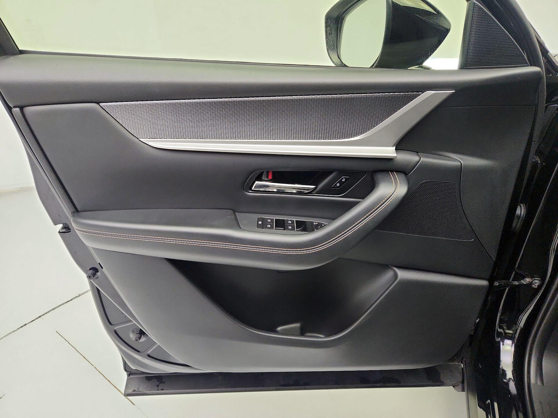 Thumbnail: 2025 Mazda CX-70 - 12