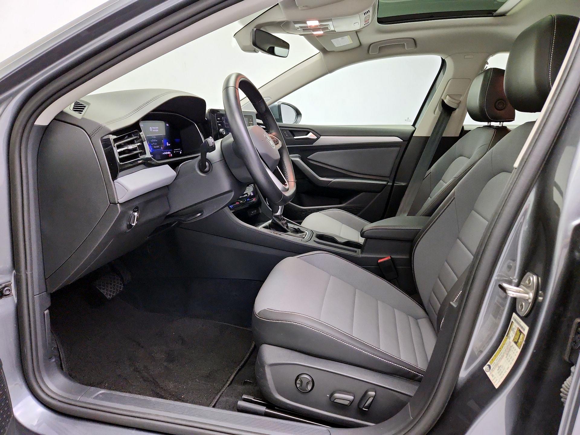 Thumbnail: 2025 Volkswagen Jetta - 11