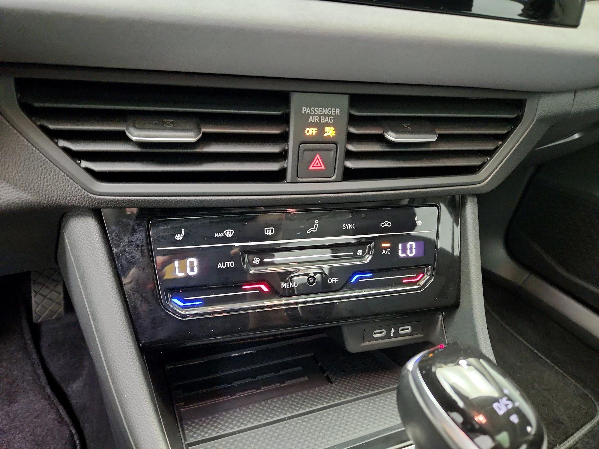 Thumbnail: 2025 Volkswagen Jetta - 16