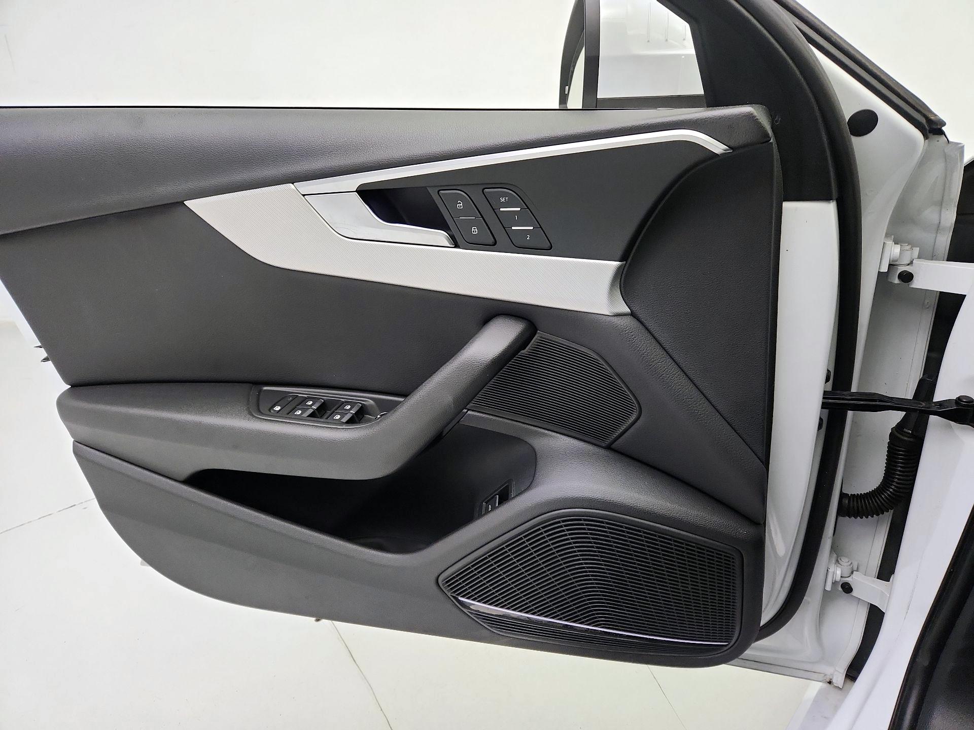 Thumbnail: 2017 Audi A4 - 12