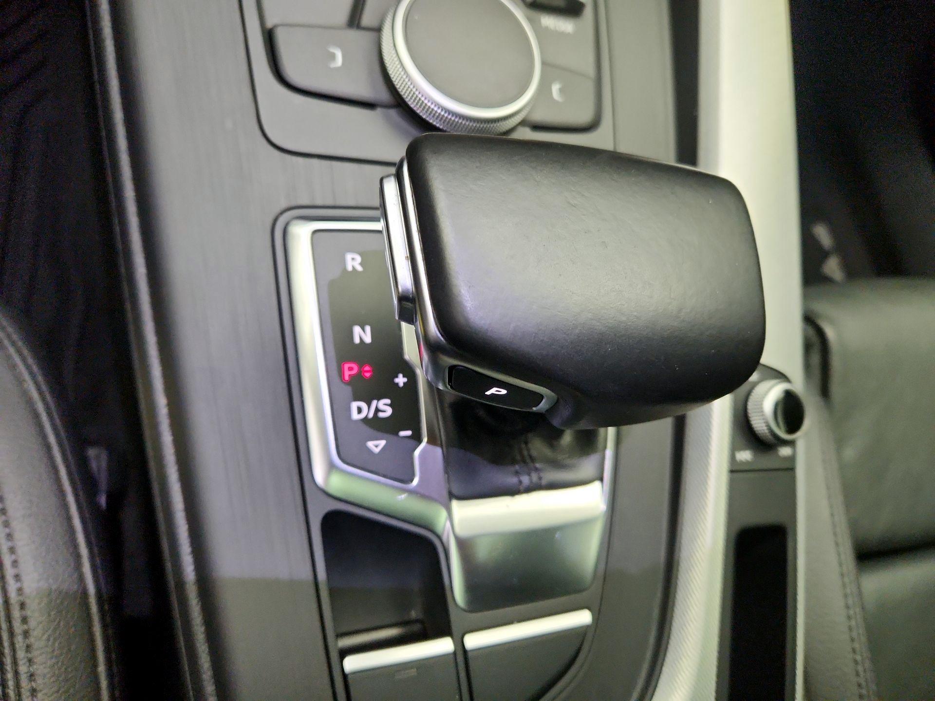 Thumbnail: 2017 Audi A4 - 17