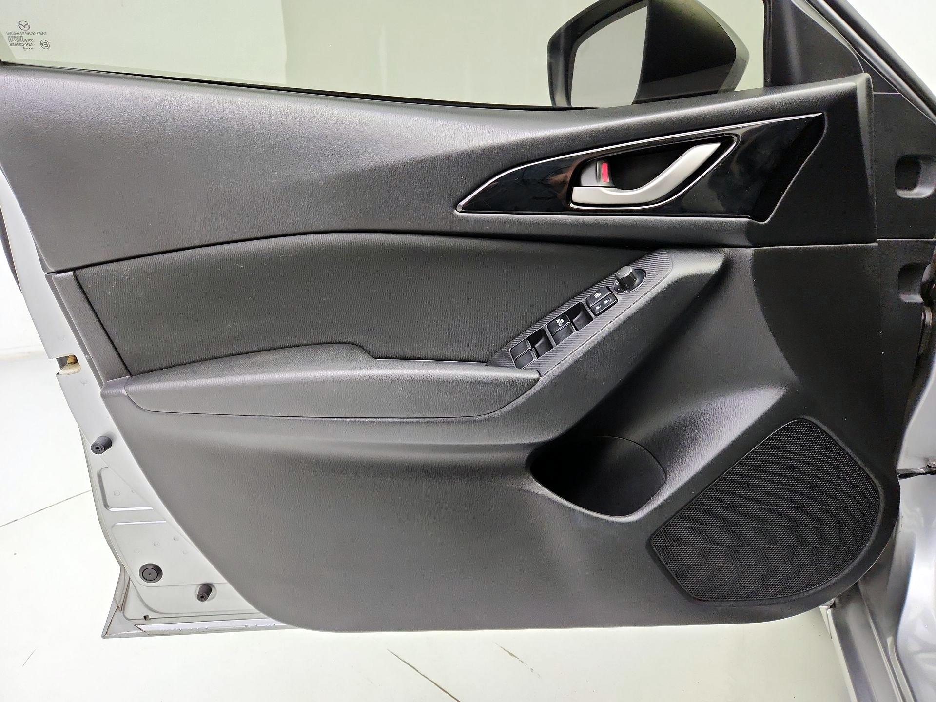 Thumbnail: 2016 Mazda Mazda3 - 12