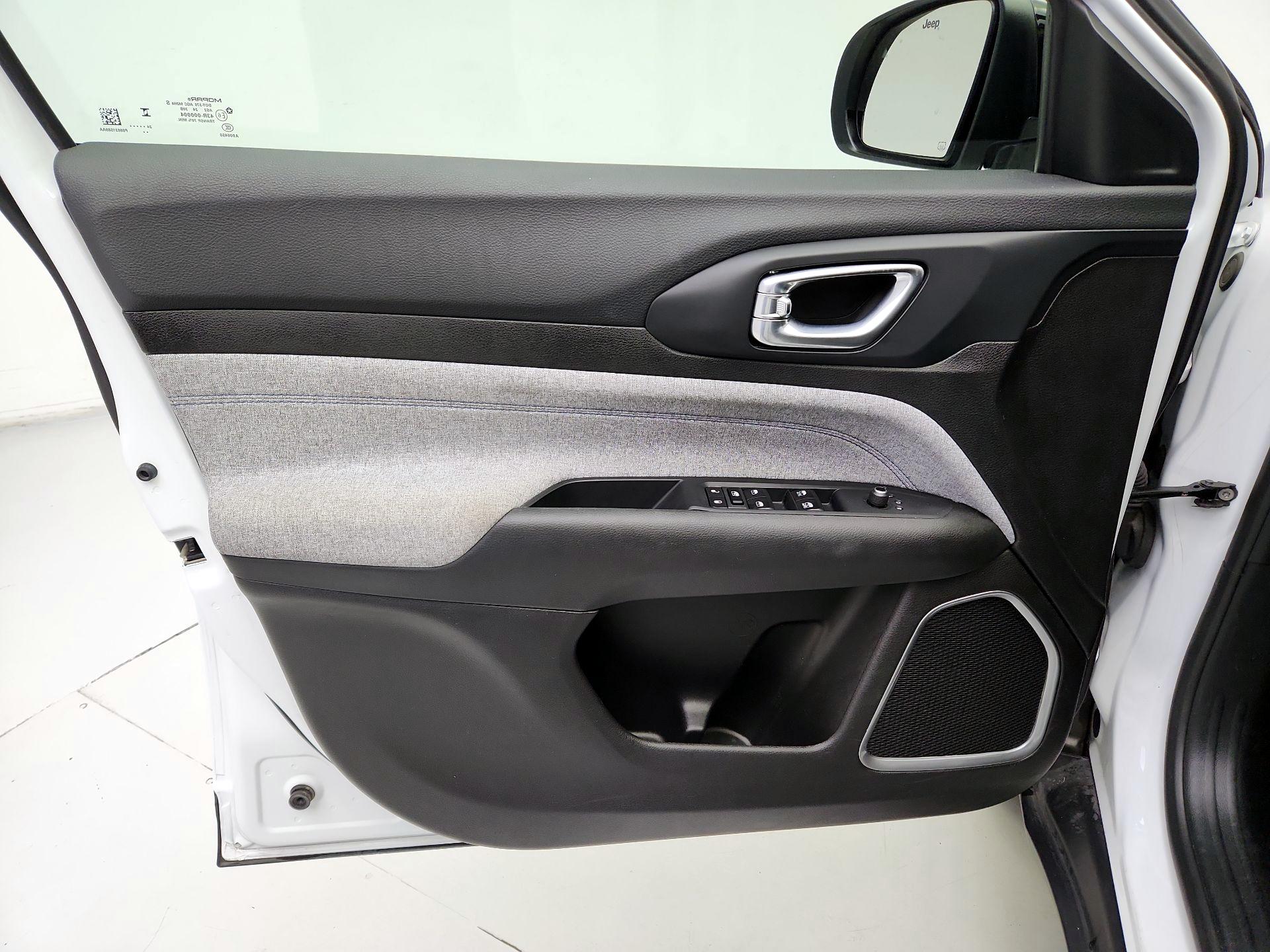 Thumbnail: 2025 Jeep Compass - 12