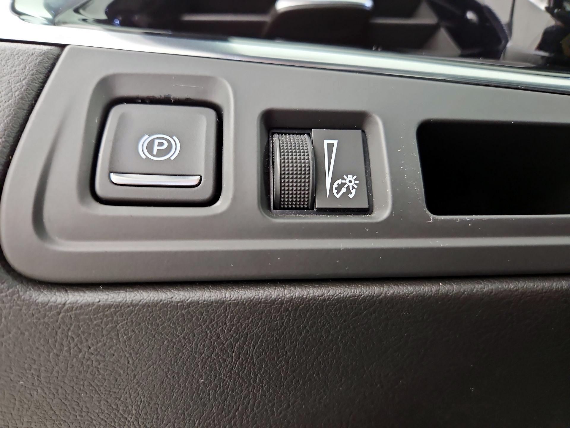 Thumbnail: 2021 Cadillac XT6 - 13