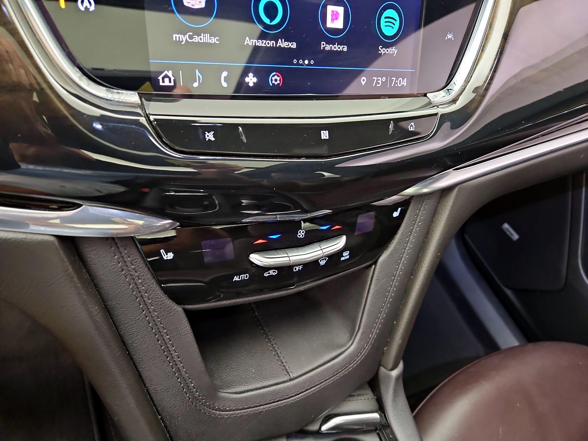 Thumbnail: 2021 Cadillac XT6 - 16