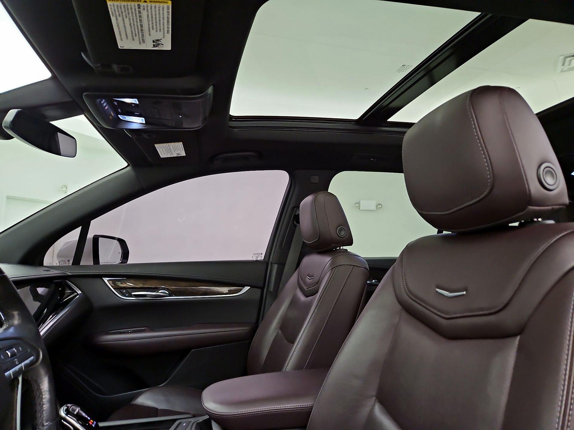 Thumbnail: 2021 Cadillac XT6 - 19