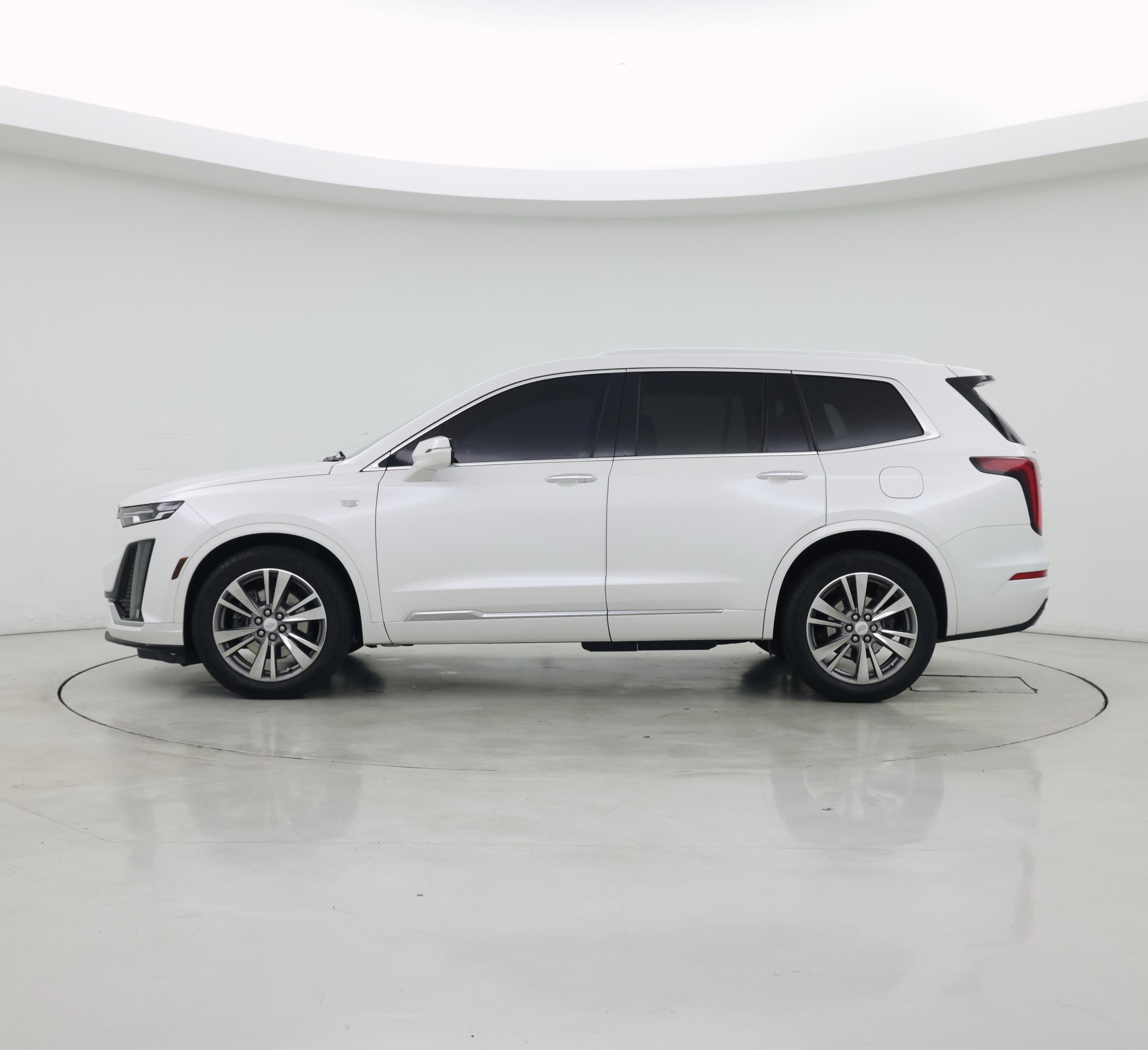 Thumbnail: 2021 Cadillac XT6 - 3