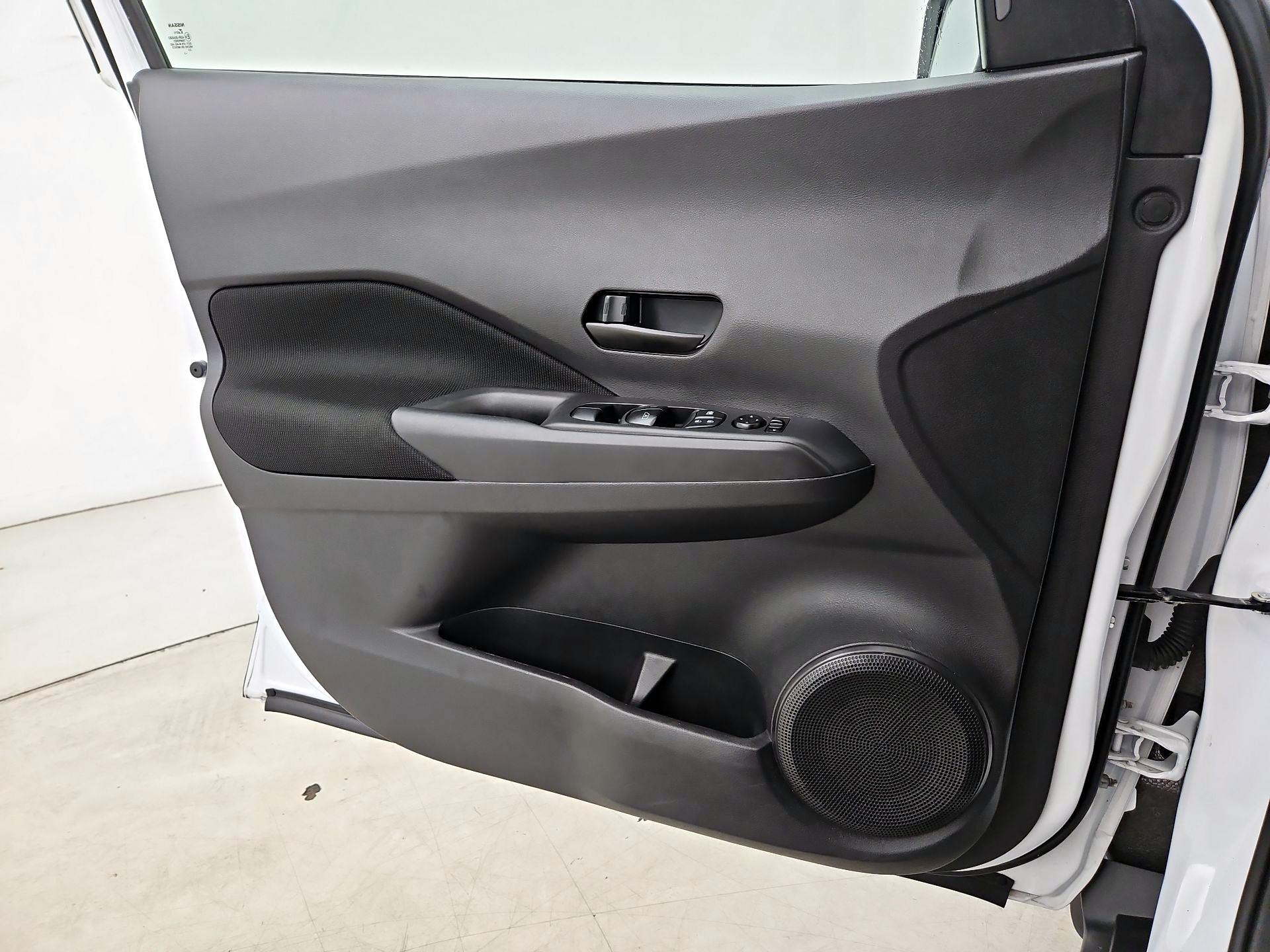 Thumbnail: 2023 Nissan Kicks - 12