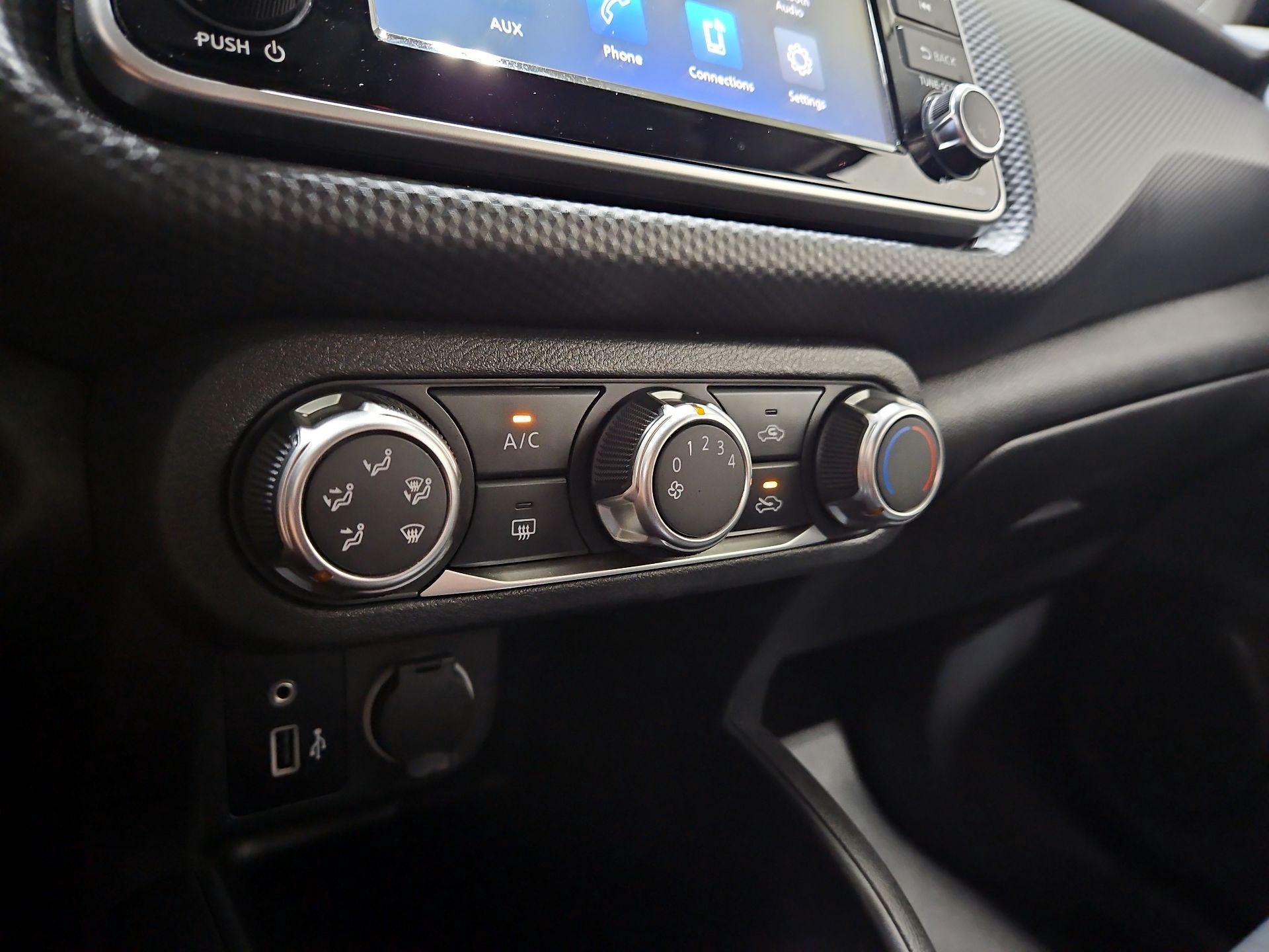 Thumbnail: 2023 Nissan Kicks - 16