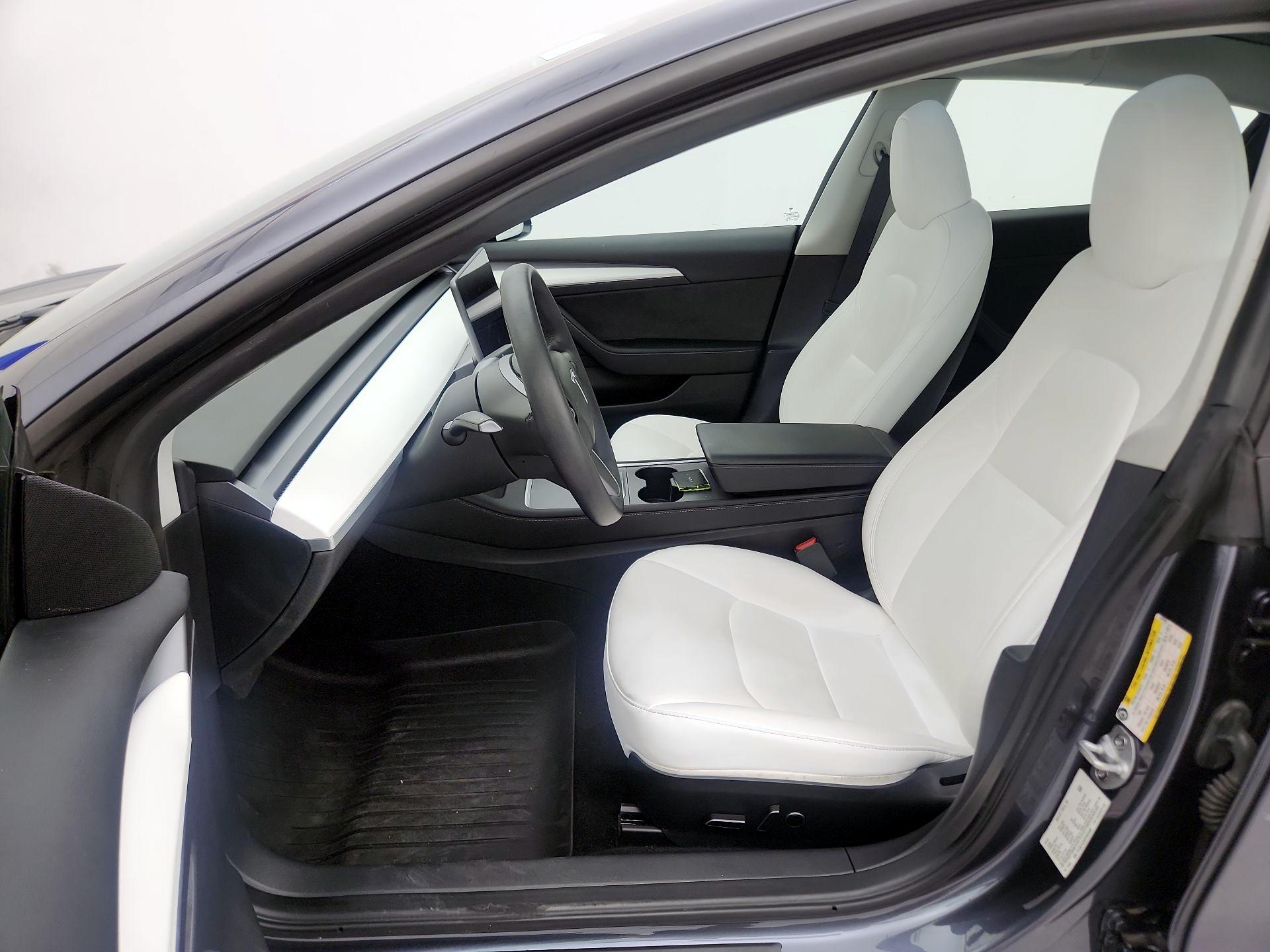 Thumbnail: 2023 Tesla Model 3 - 11