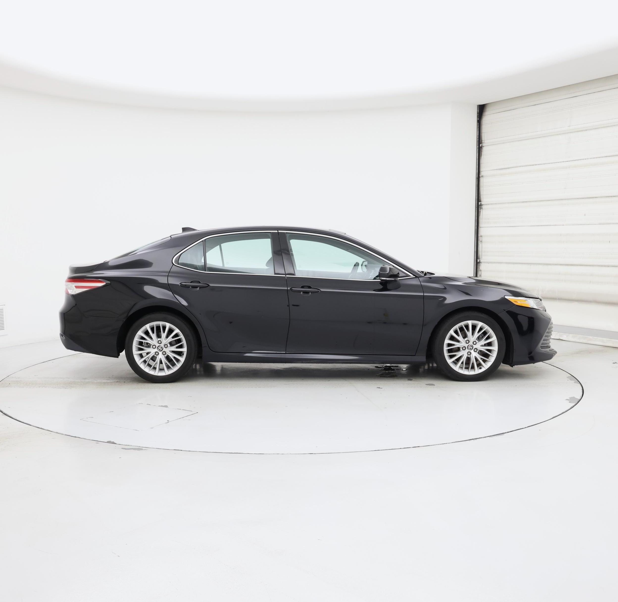 Thumbnail: 2020 Toyota Camry - 7