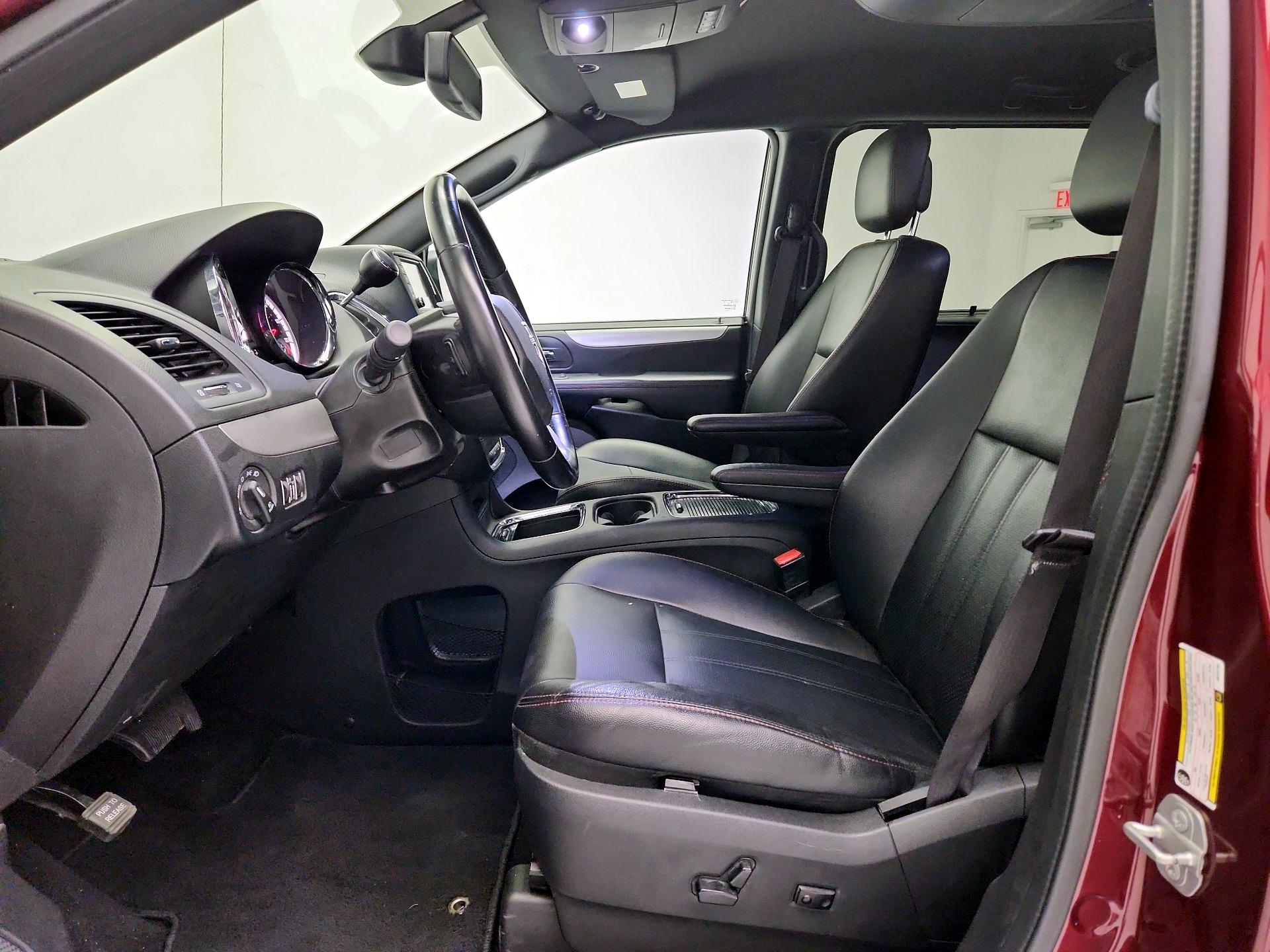 Thumbnail: 2019 Dodge Grand Caravan - 11