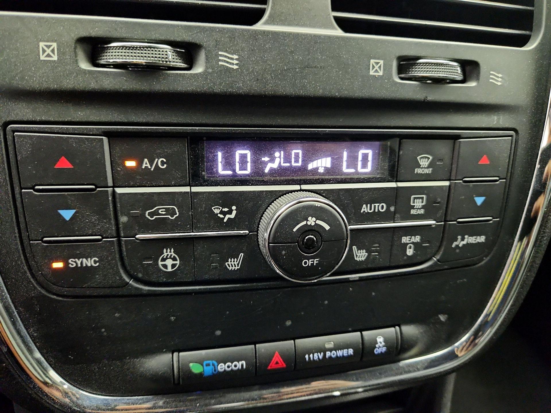 Thumbnail: 2019 Dodge Grand Caravan - 16