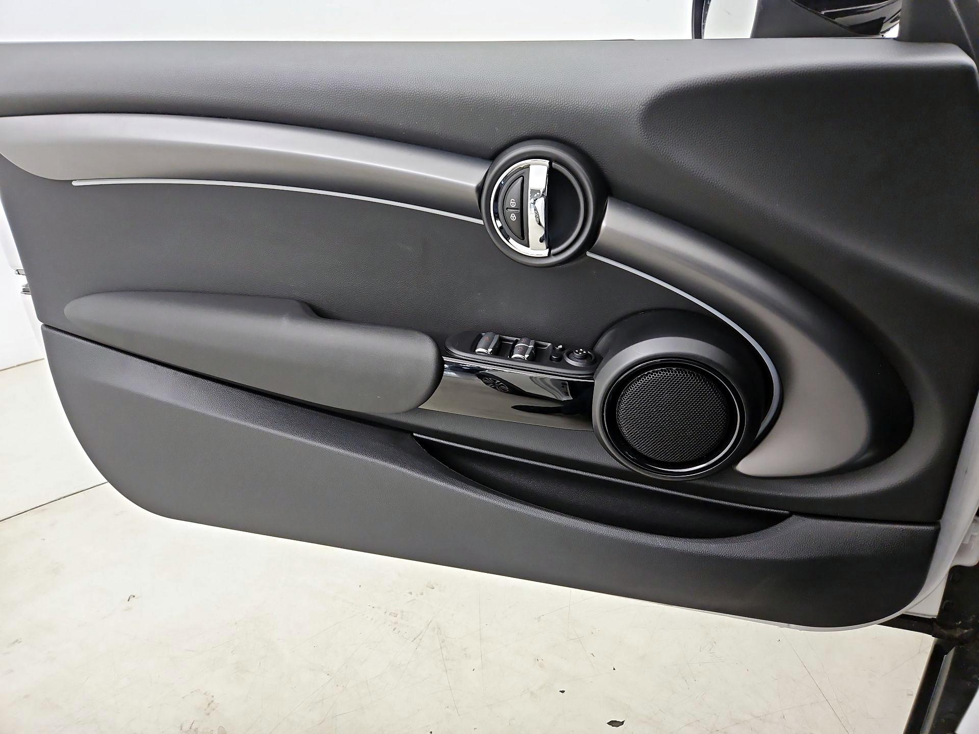 Thumbnail: 2023 MINI Cooper - 12