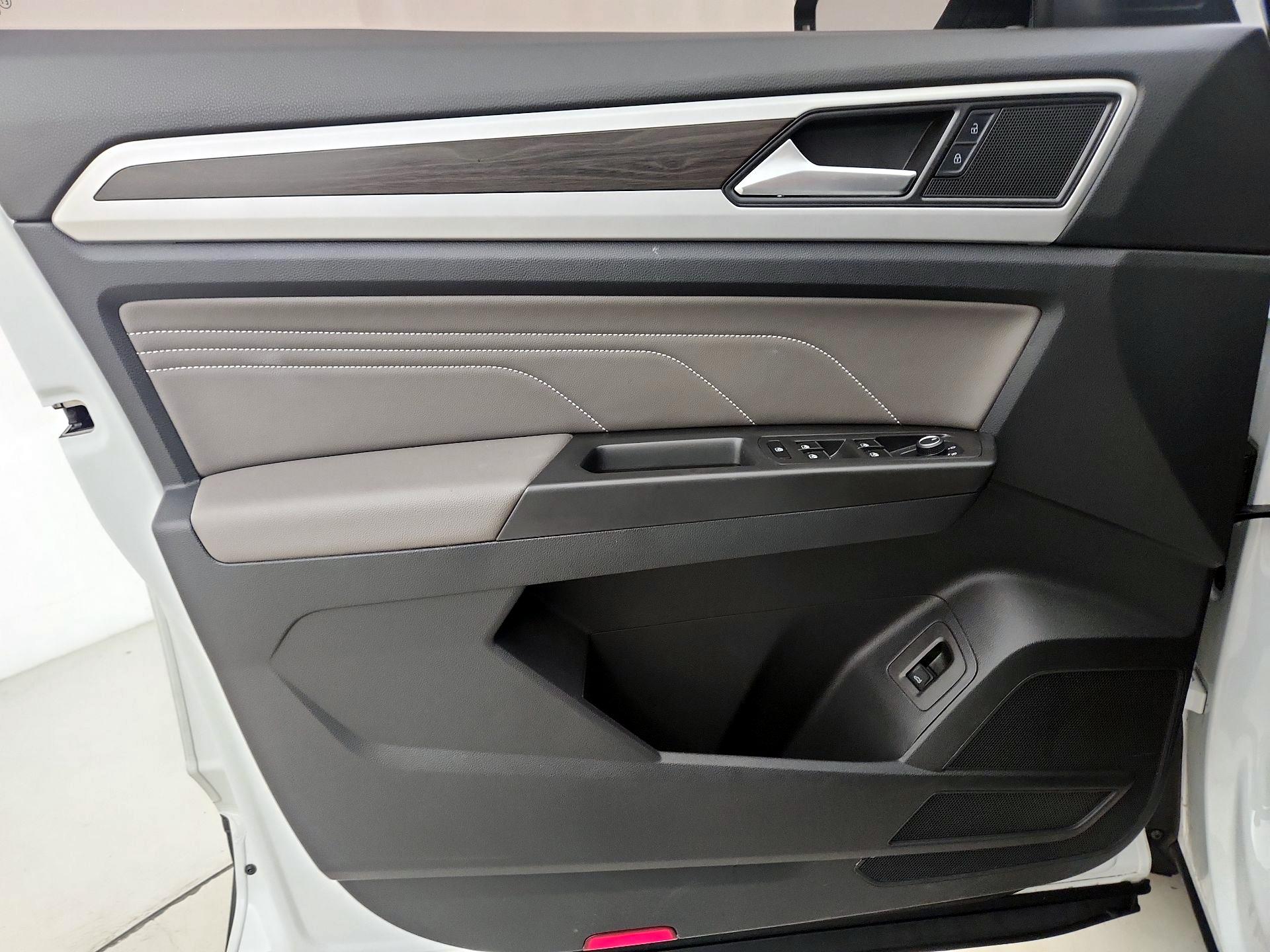 Thumbnail: 2022 Volkswagen Atlas - 12