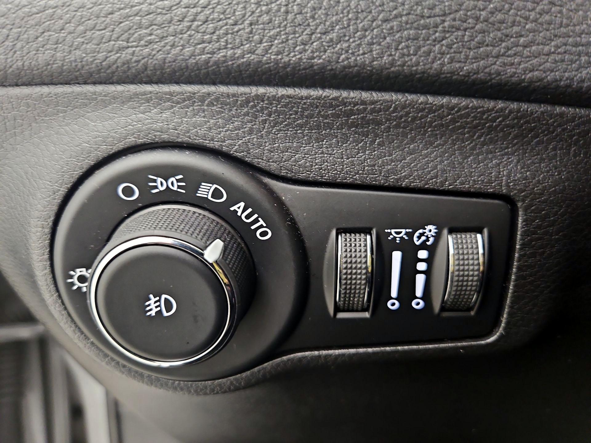 Thumbnail: 2020 Jeep Compass - 13