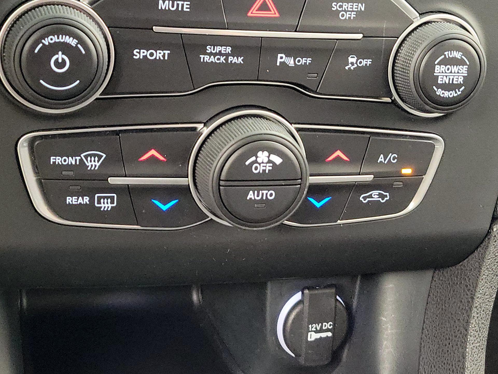 Thumbnail: 2018 Dodge Charger - 17