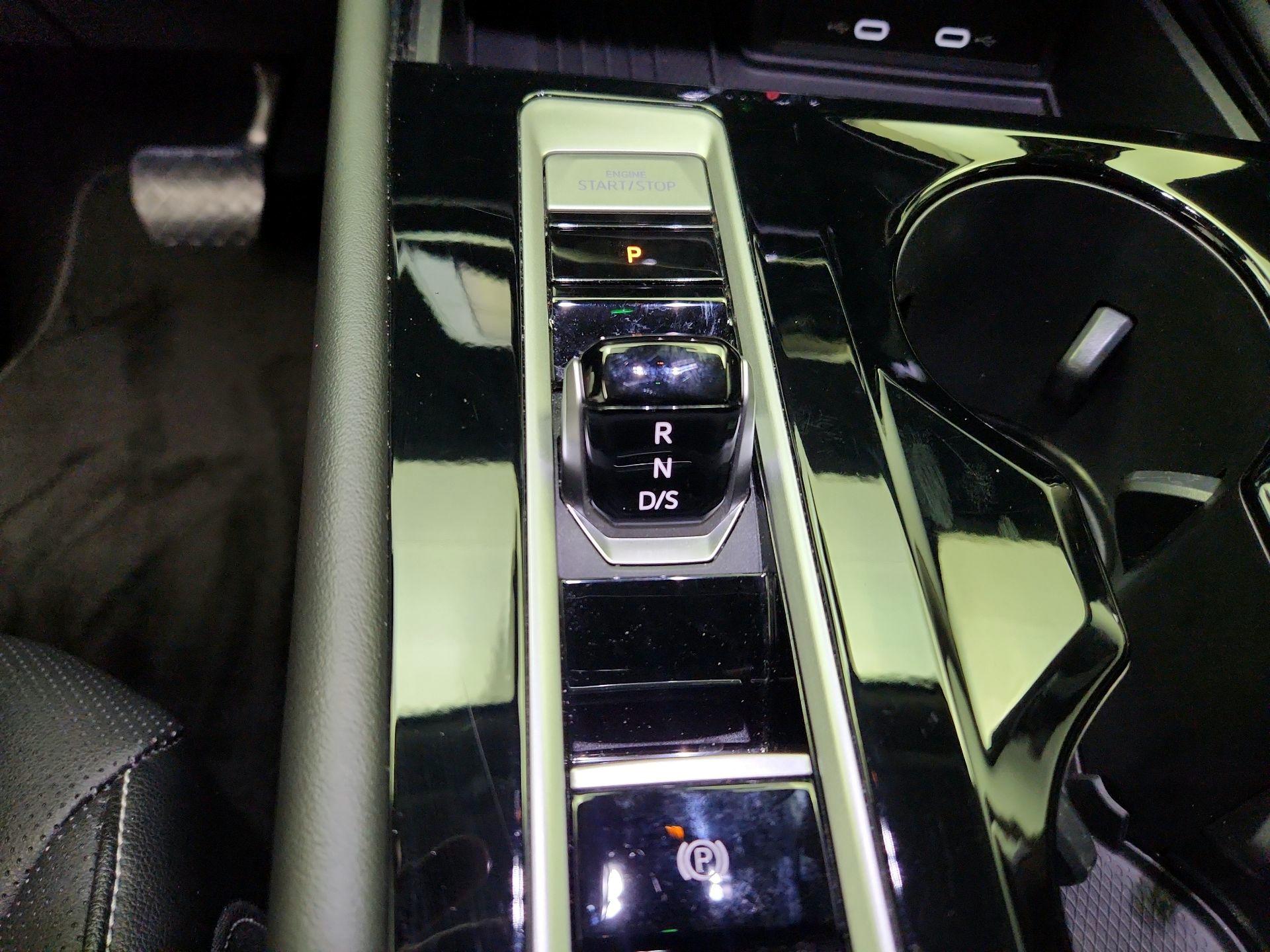 Thumbnail: 2025 Volkswagen Atlas - 17