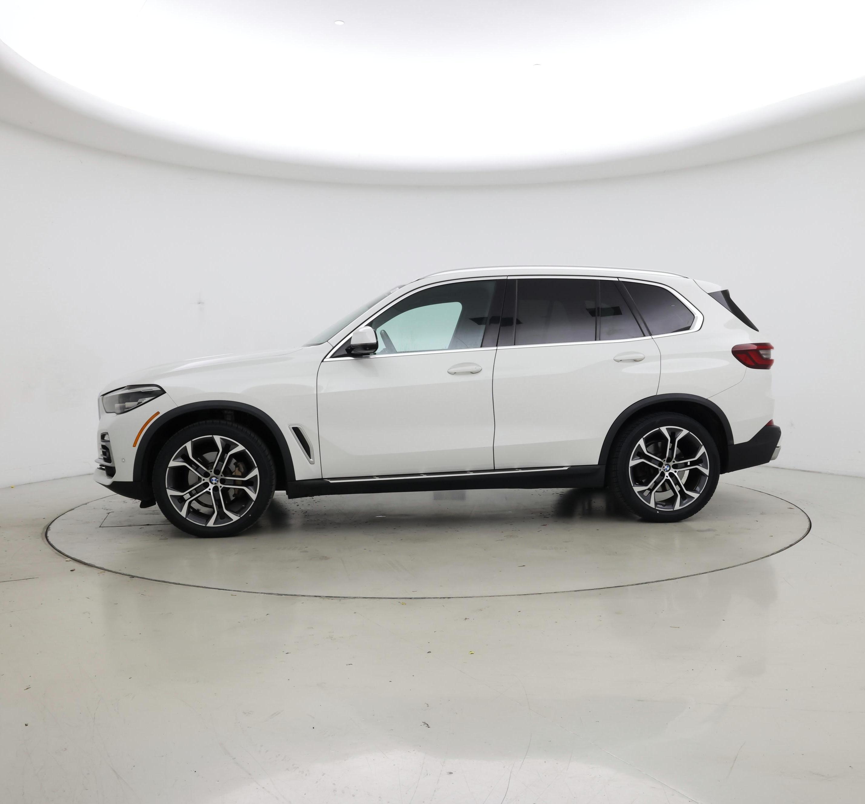 Thumbnail: 2021 BMW X5 - 3
