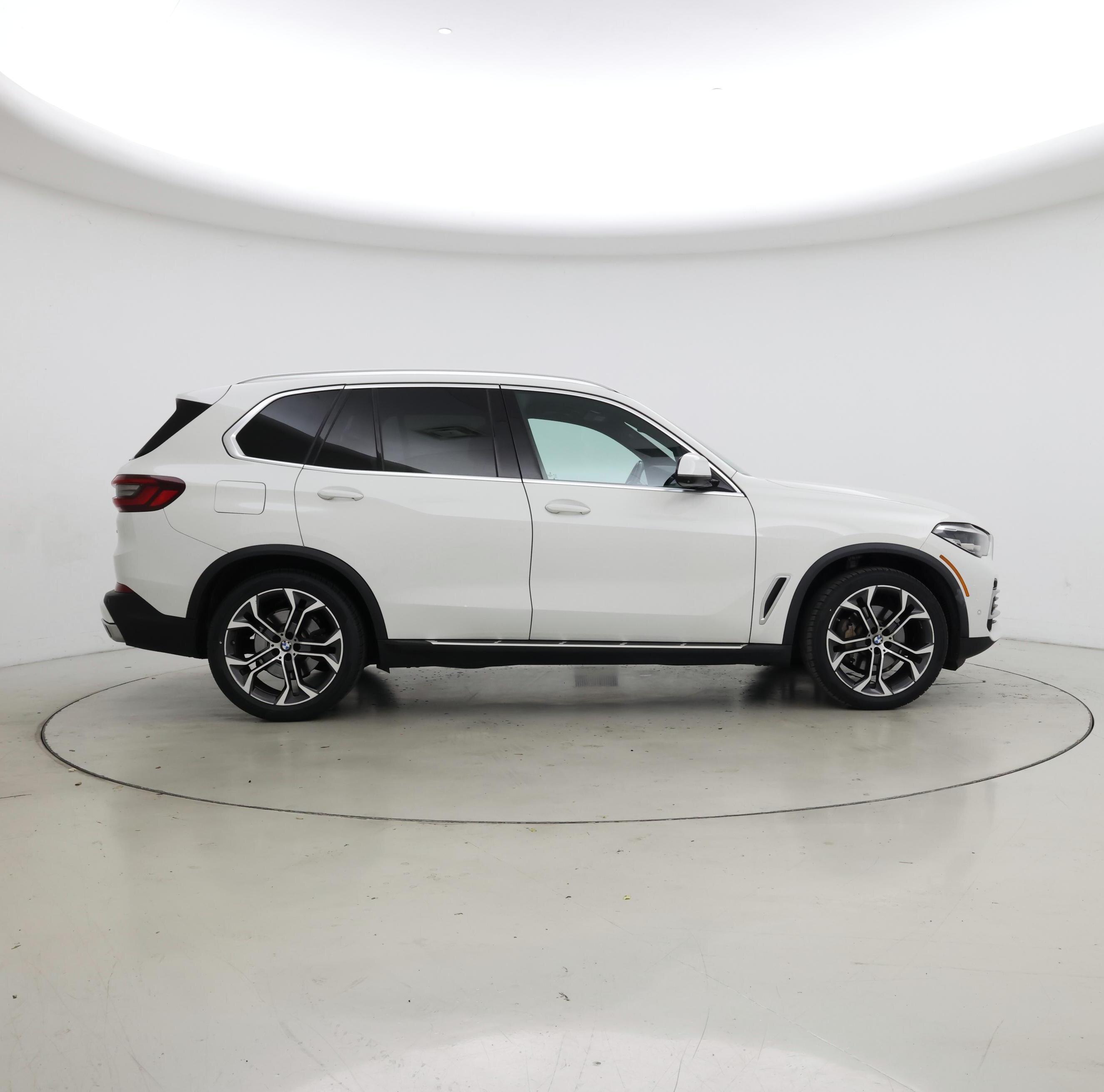 Thumbnail: 2021 BMW X5 - 7
