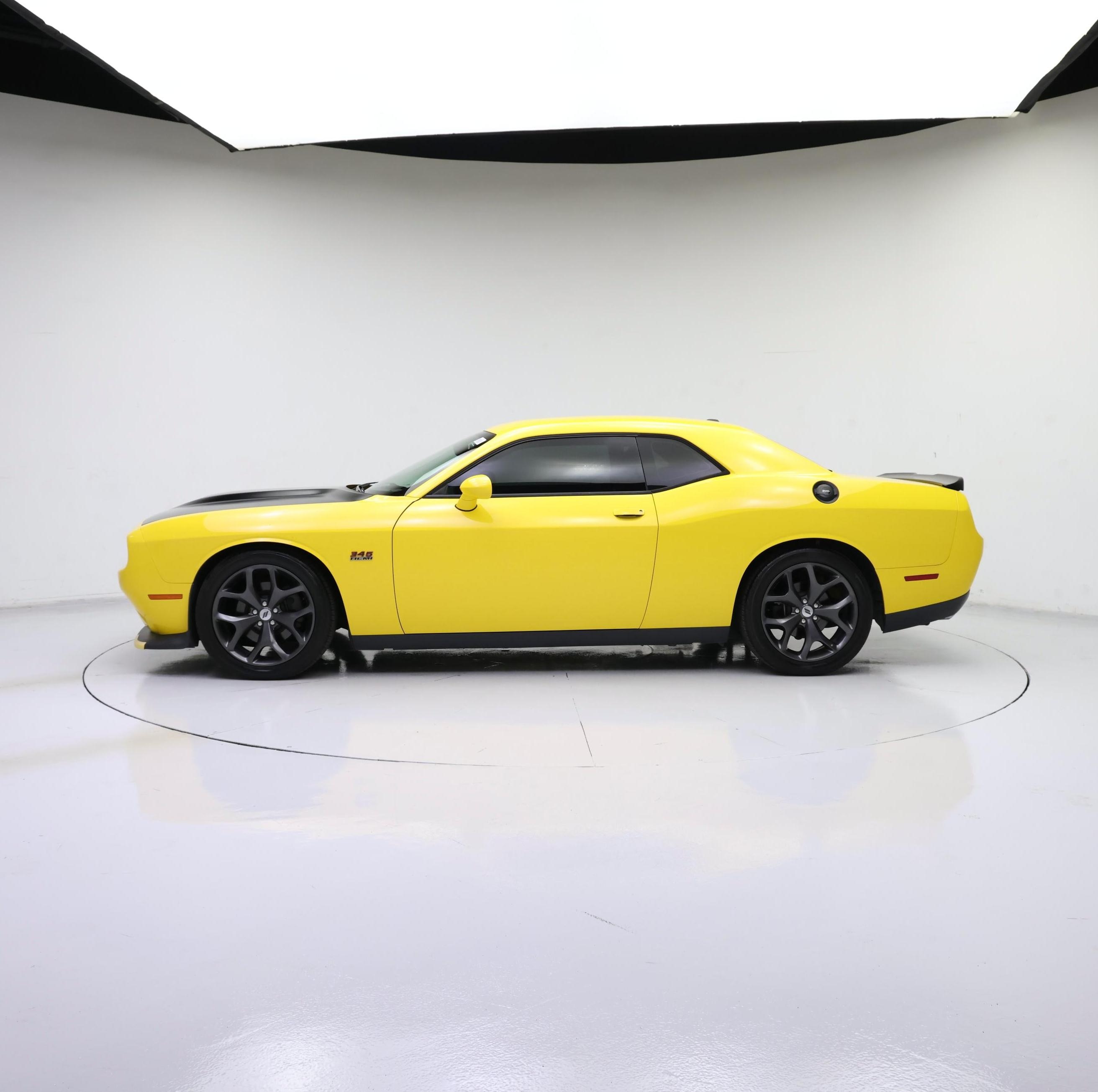 Thumbnail: 2019 Dodge Challenger - 3