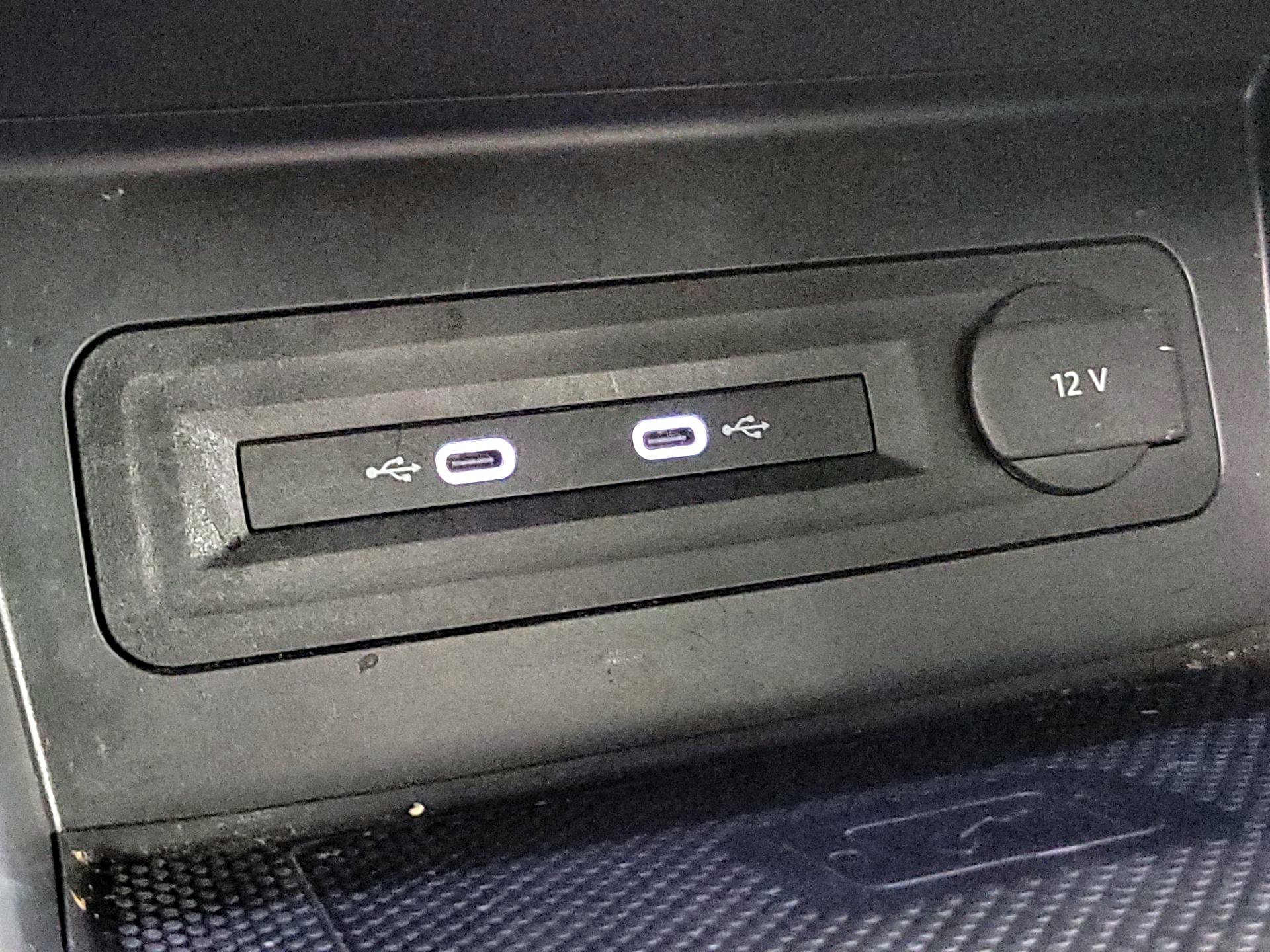 Thumbnail: 2022 Volkswagen Atlas - 16