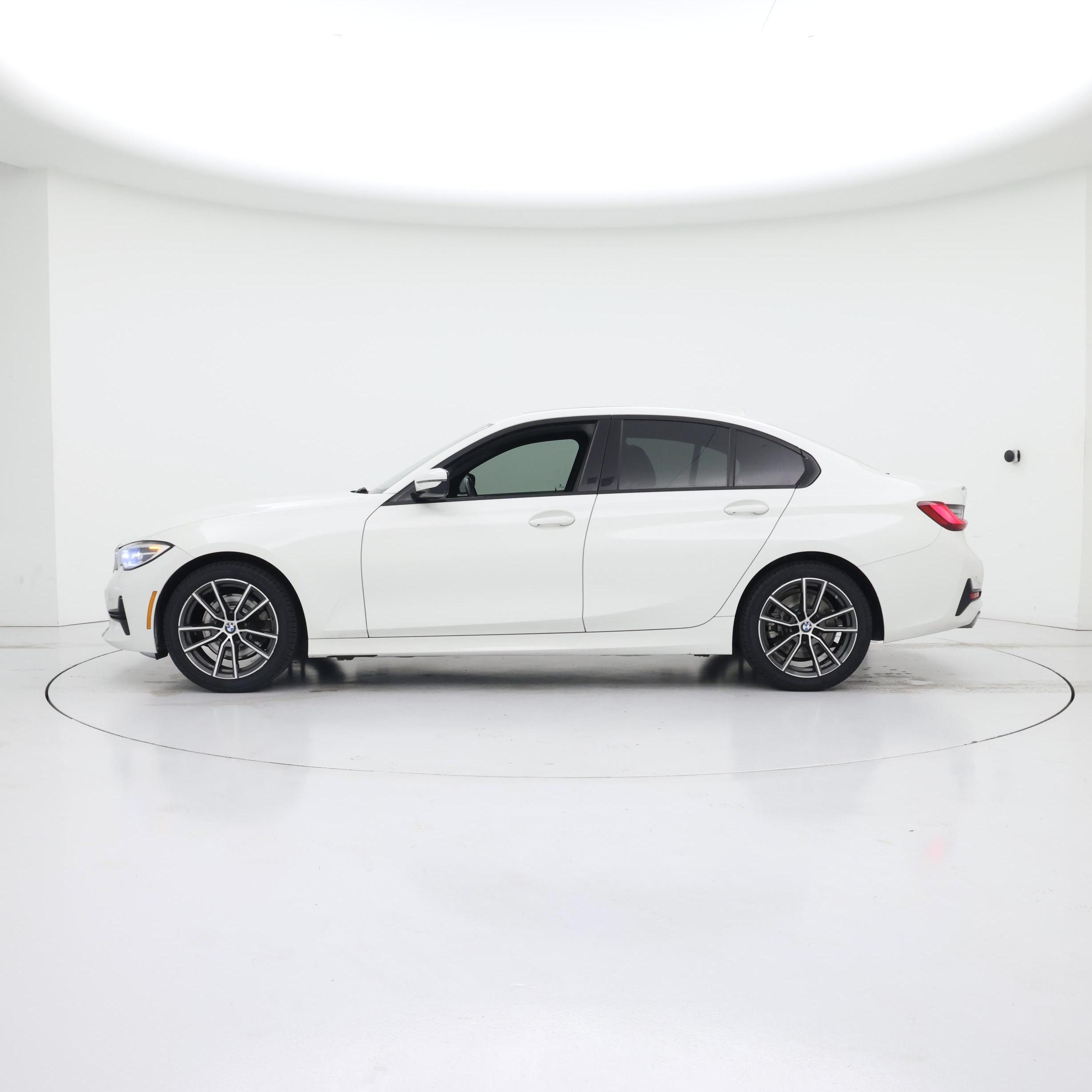 Thumbnail: 2022 BMW 3 Series - 3