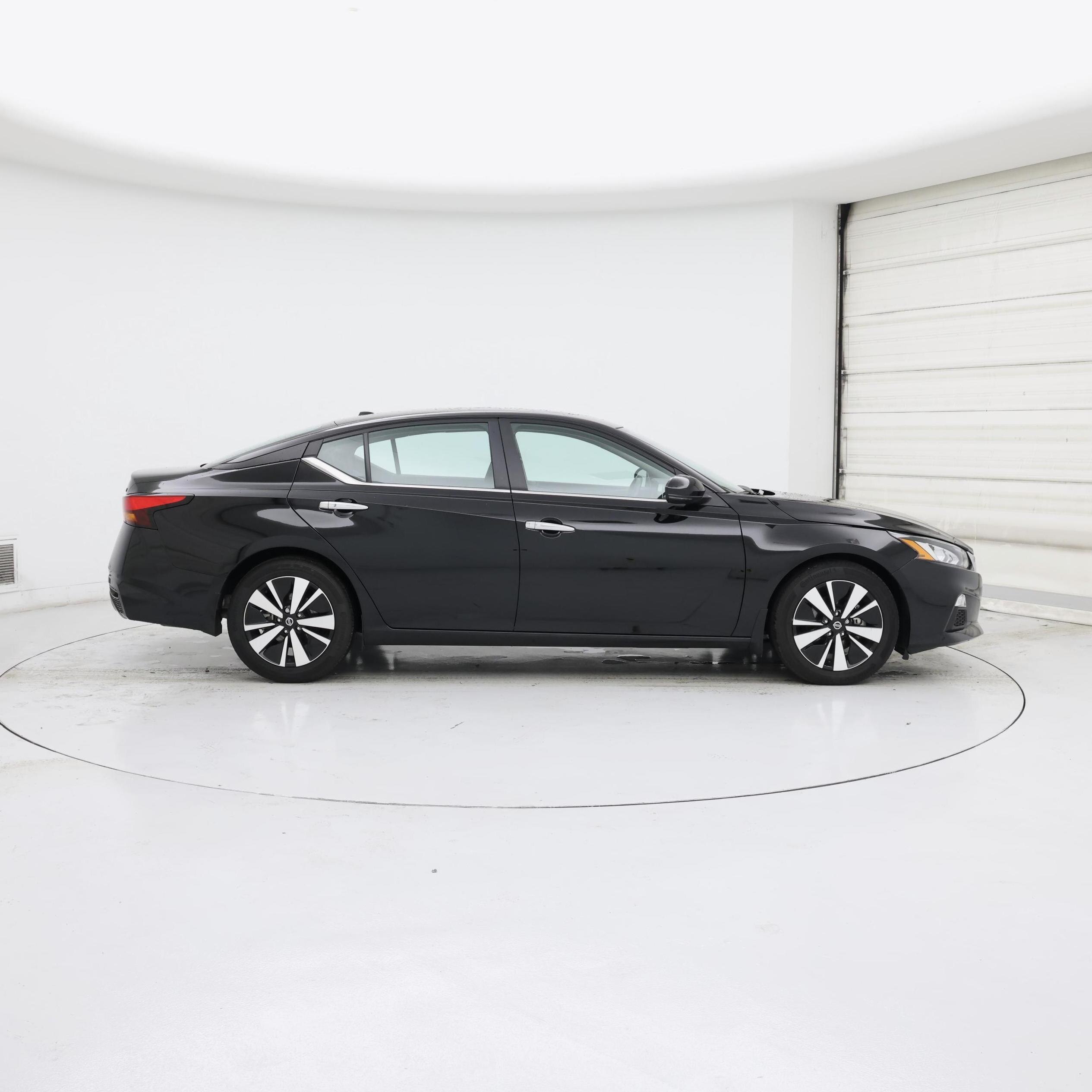 Thumbnail: 2021 Nissan Altima - 7