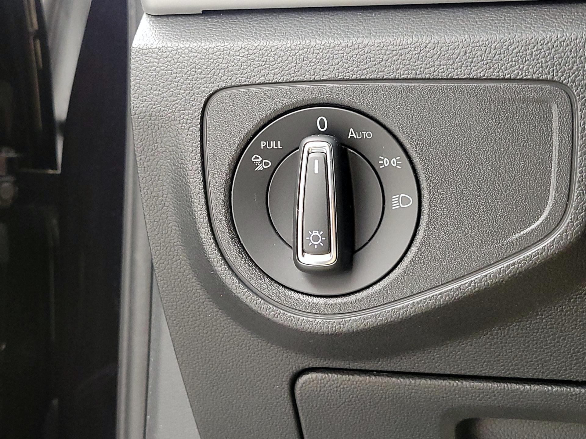 Thumbnail: 2021 Volkswagen Atlas - 13