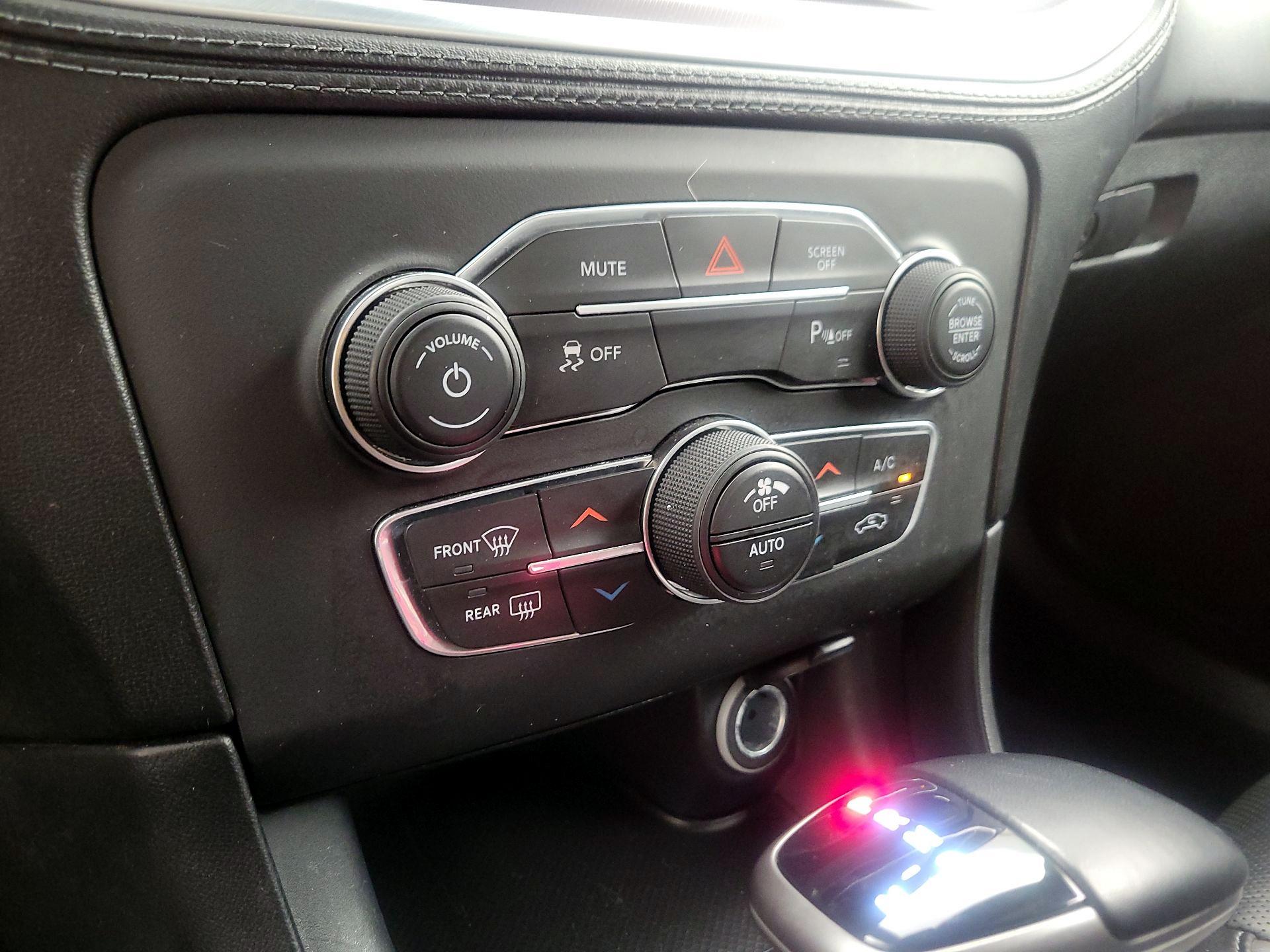 Thumbnail: 2020 Dodge Charger - 16