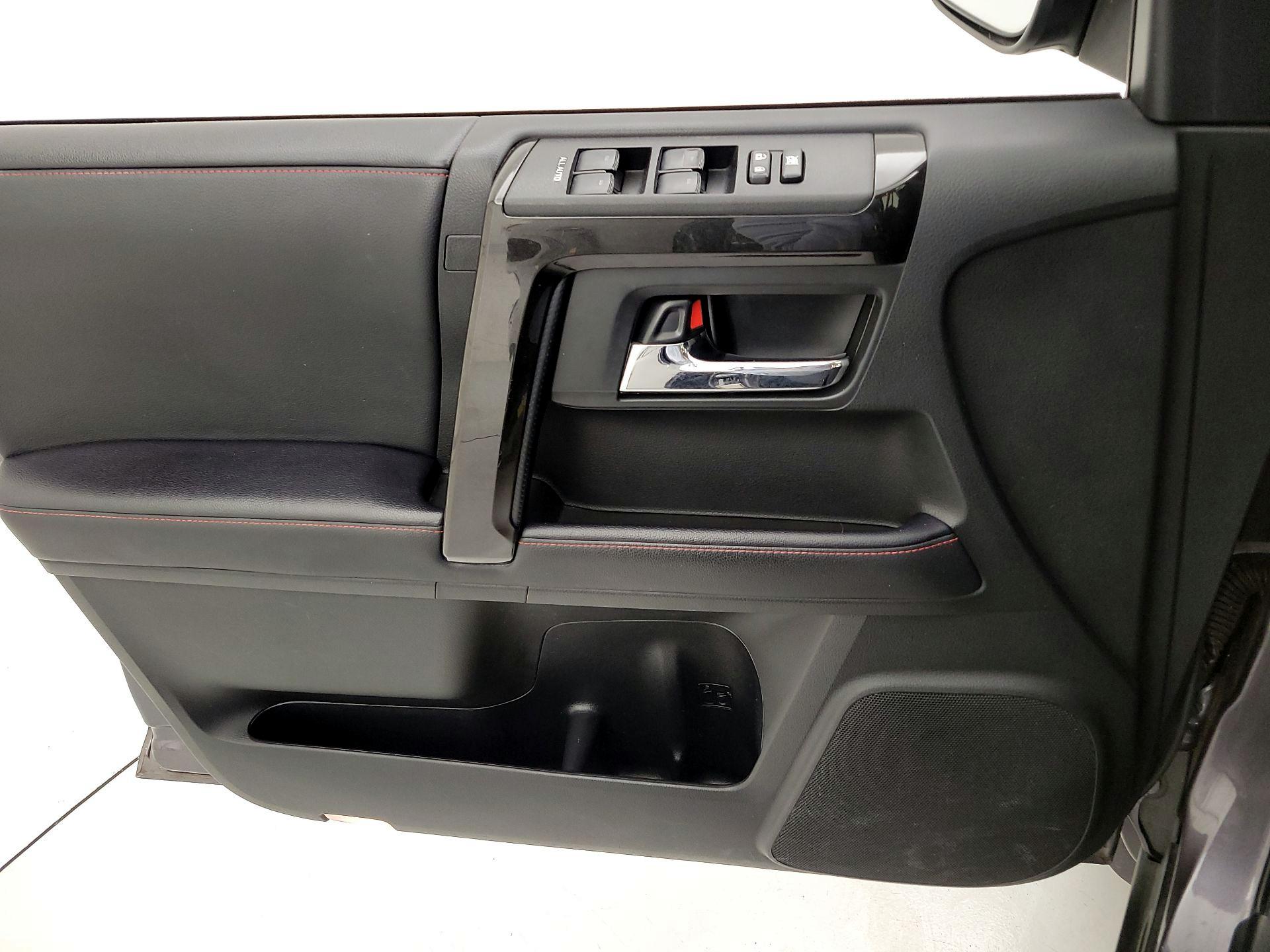 Thumbnail: 2021 Toyota 4Runner - 12