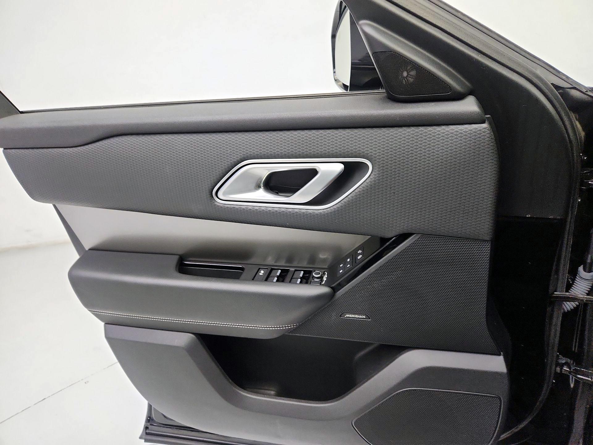 Thumbnail: 2018 Land Rover Range Rover Velar - 12