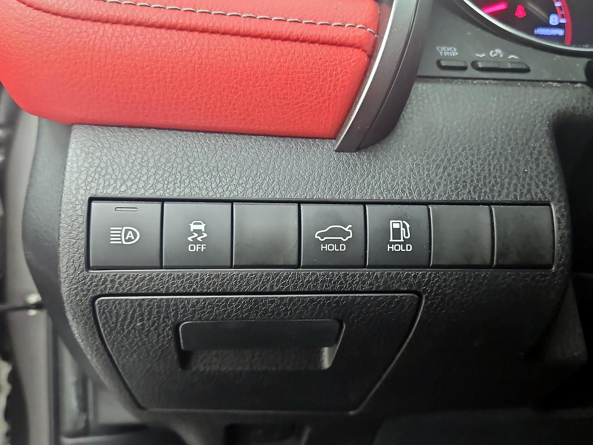 Thumbnail: 2020 Toyota Camry - 13