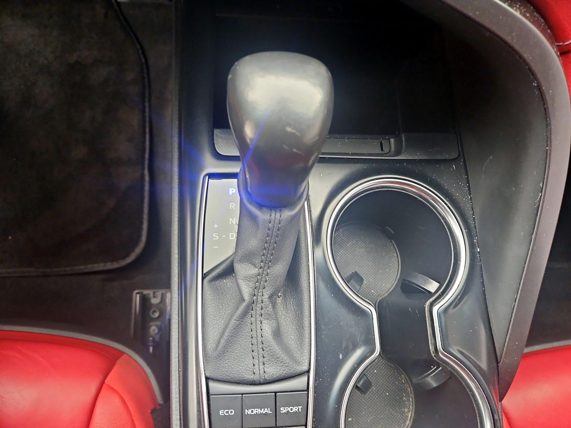 Thumbnail: 2020 Toyota Camry - 17