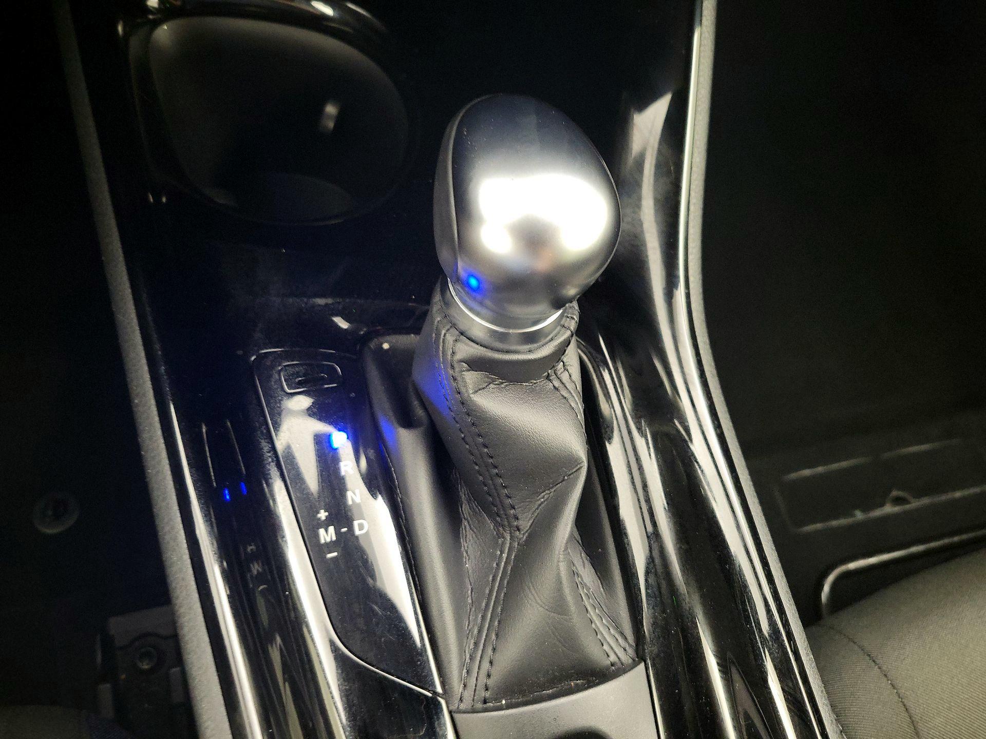 Thumbnail: 2021 Toyota C-HR - 17