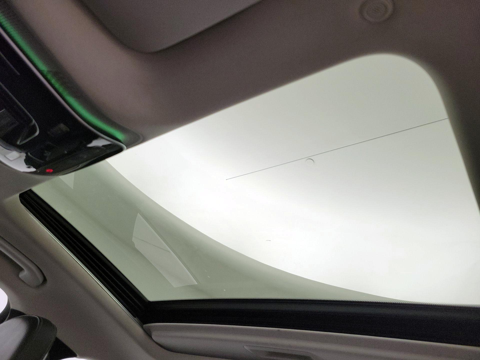 Thumbnail: 2022 Mercedes-Benz C-Class - 19