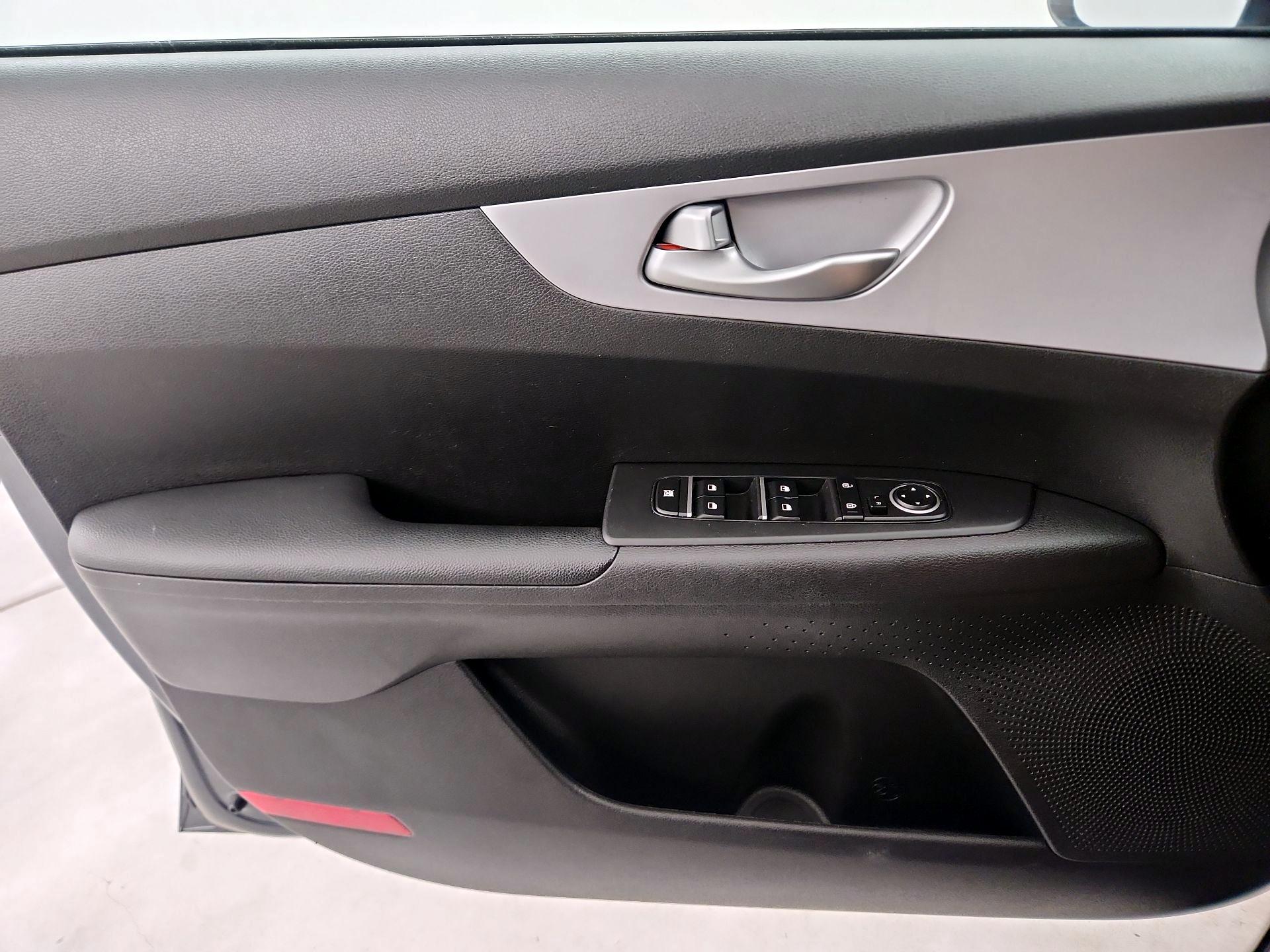 Thumbnail: 2023 Kia Forte - 12