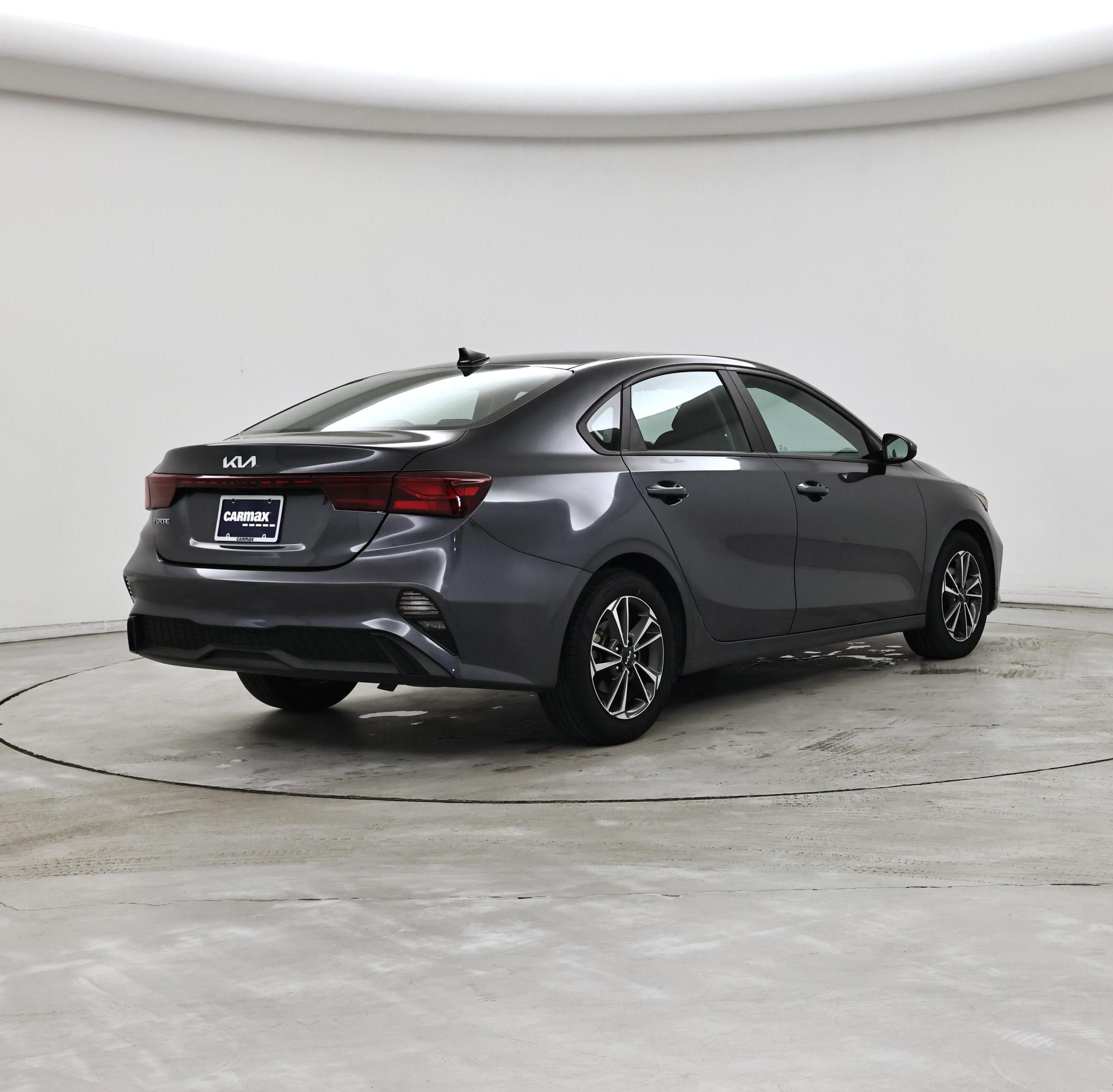 Thumbnail: 2023 Kia Forte - 8