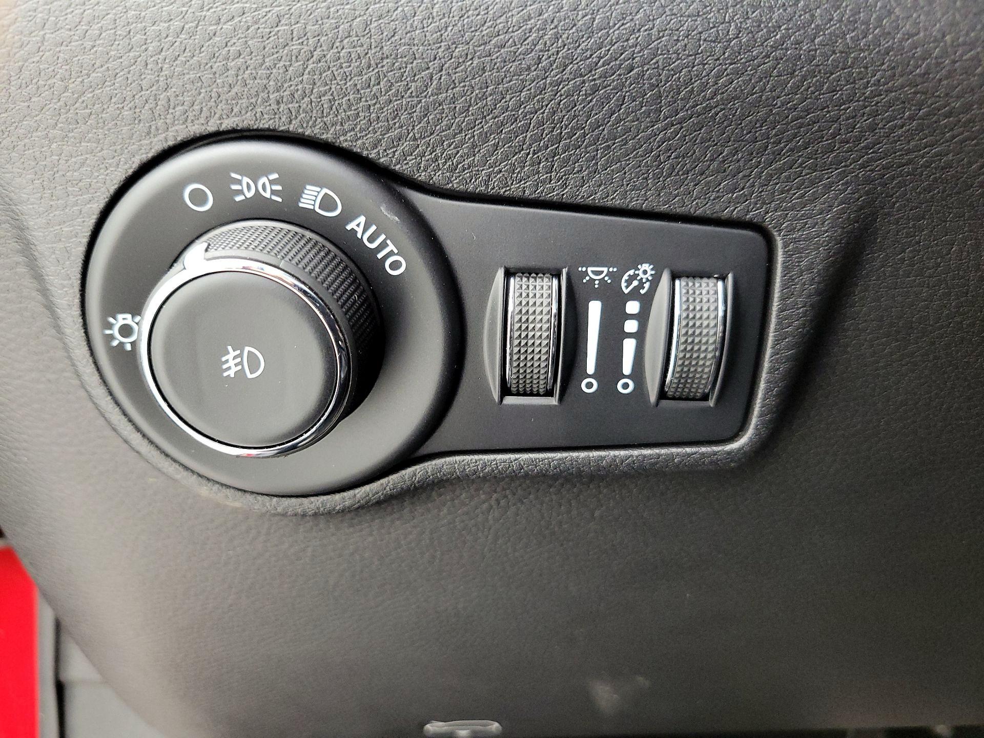 Thumbnail: 2023 Jeep Compass - 13