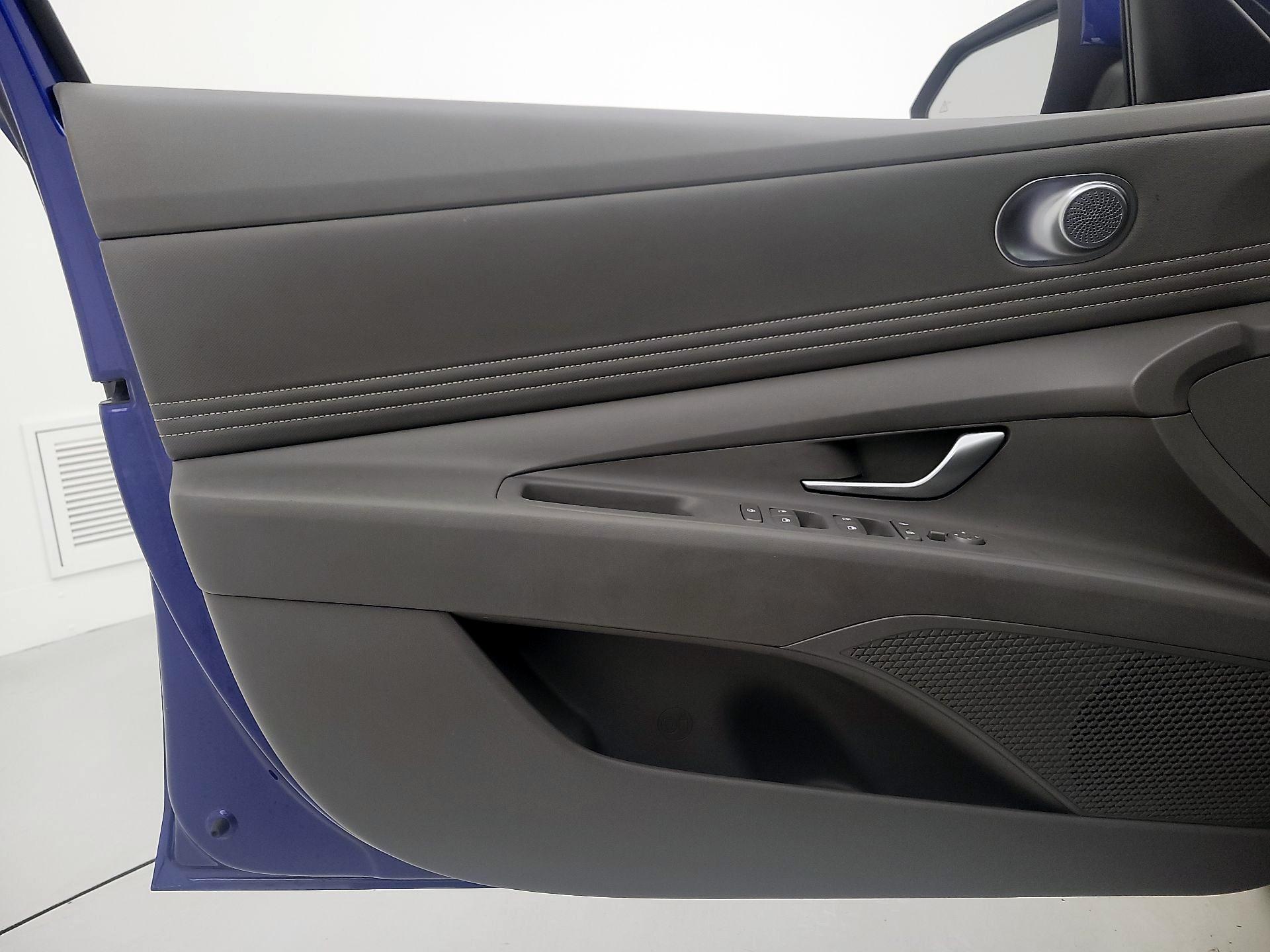 Thumbnail: 2023 Hyundai Elantra - 12