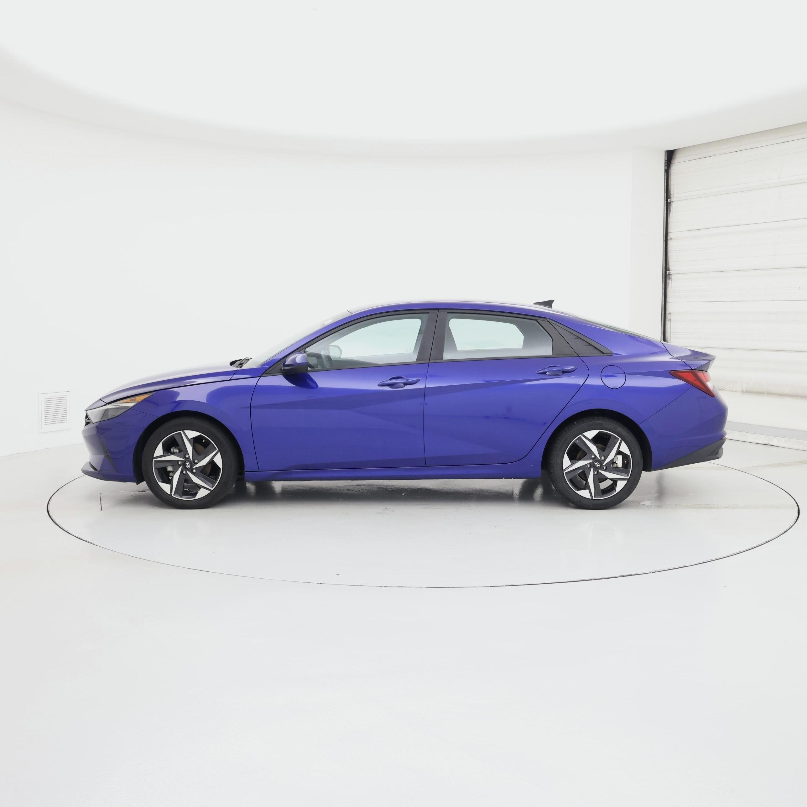 Thumbnail: 2023 Hyundai Elantra - 3