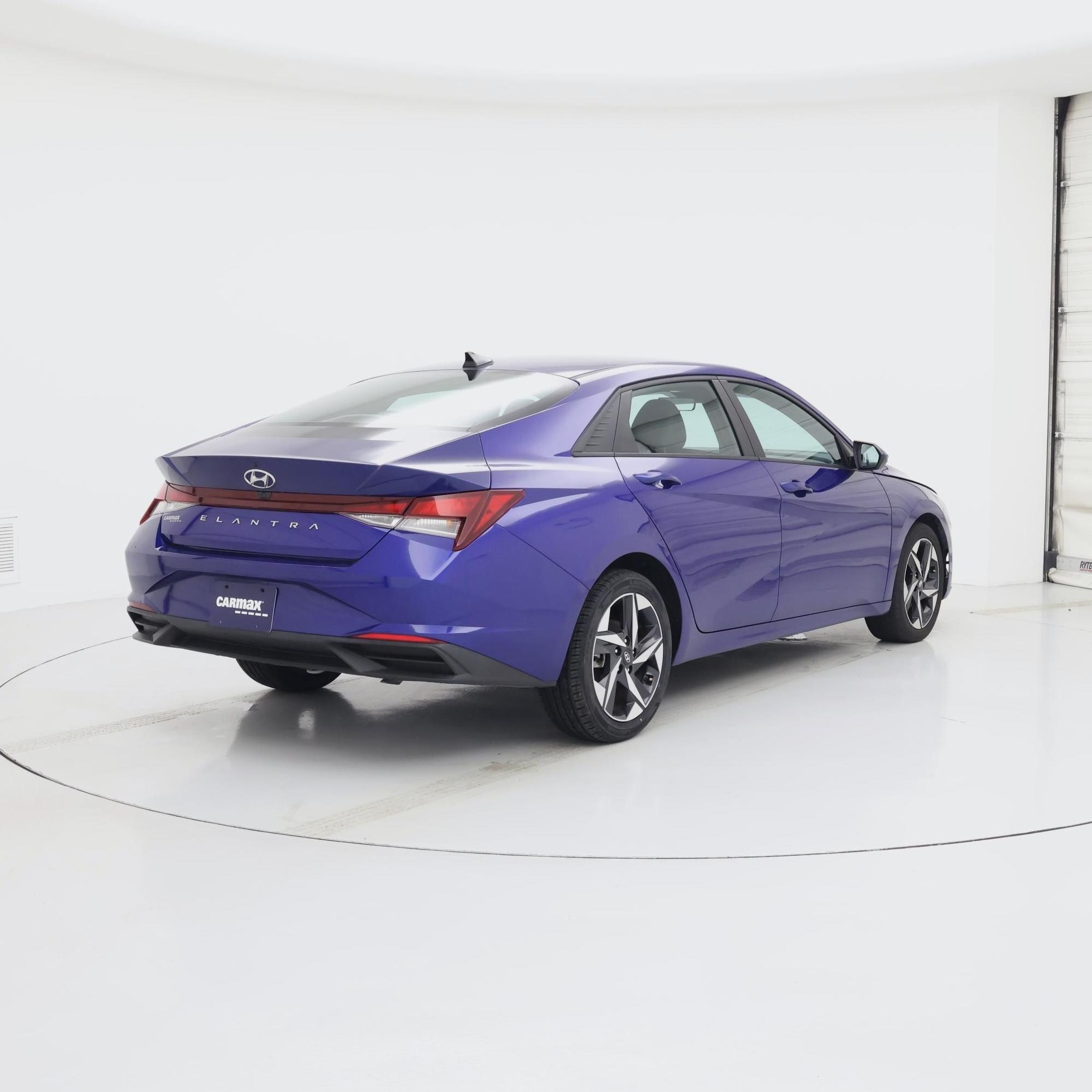 Thumbnail: 2023 Hyundai Elantra - 8