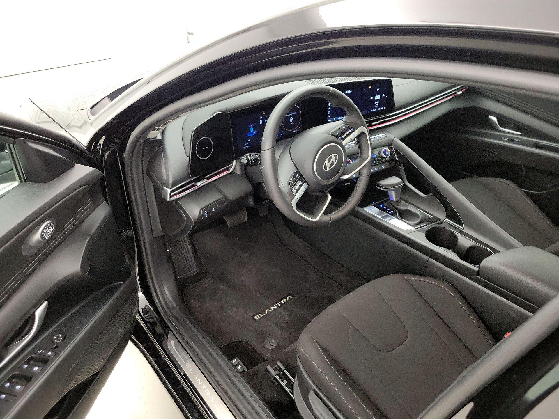 Thumbnail: 2025 Hyundai Elantra - 11