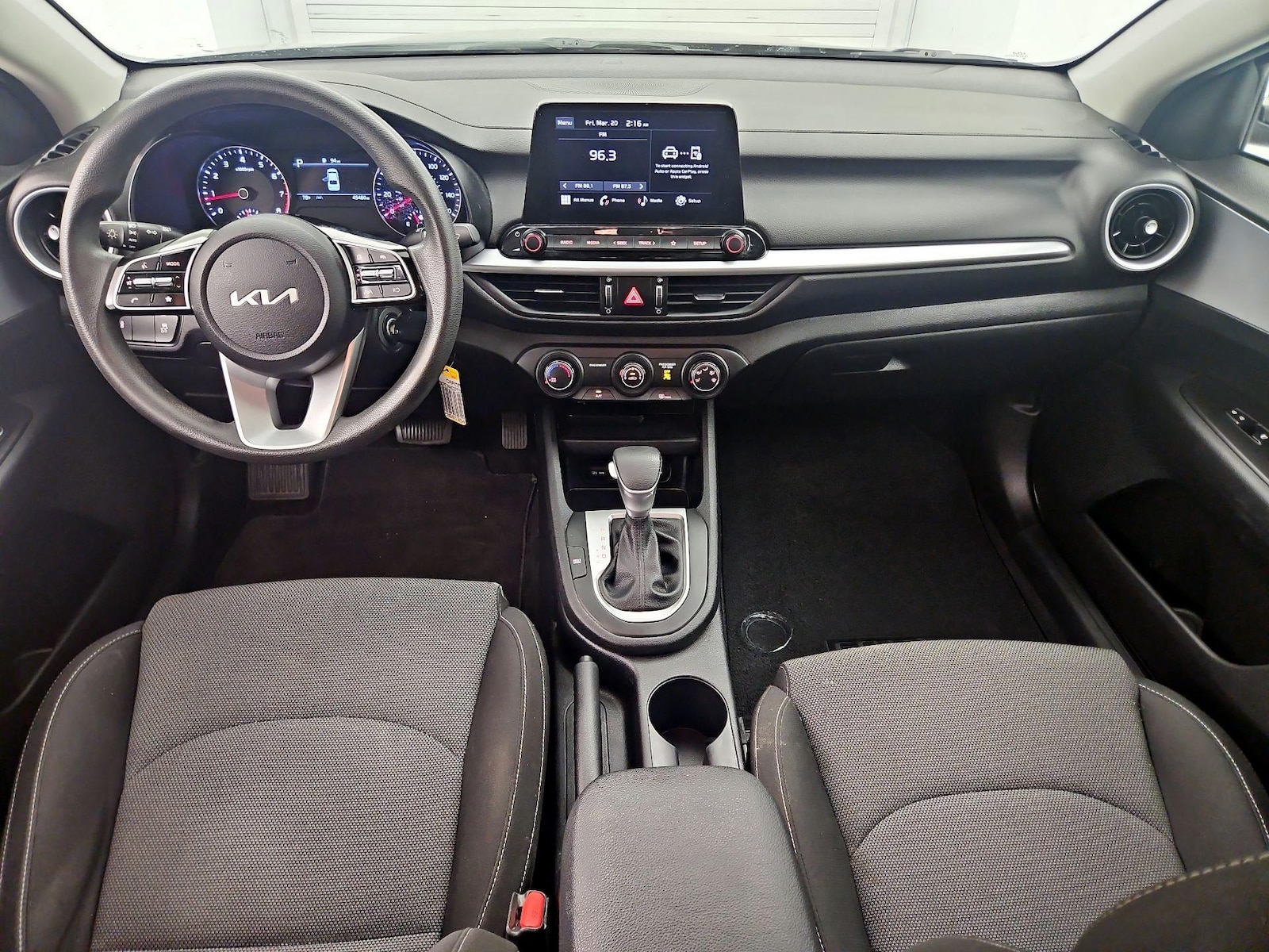 2023 Kia Forte LXS - Photo 10