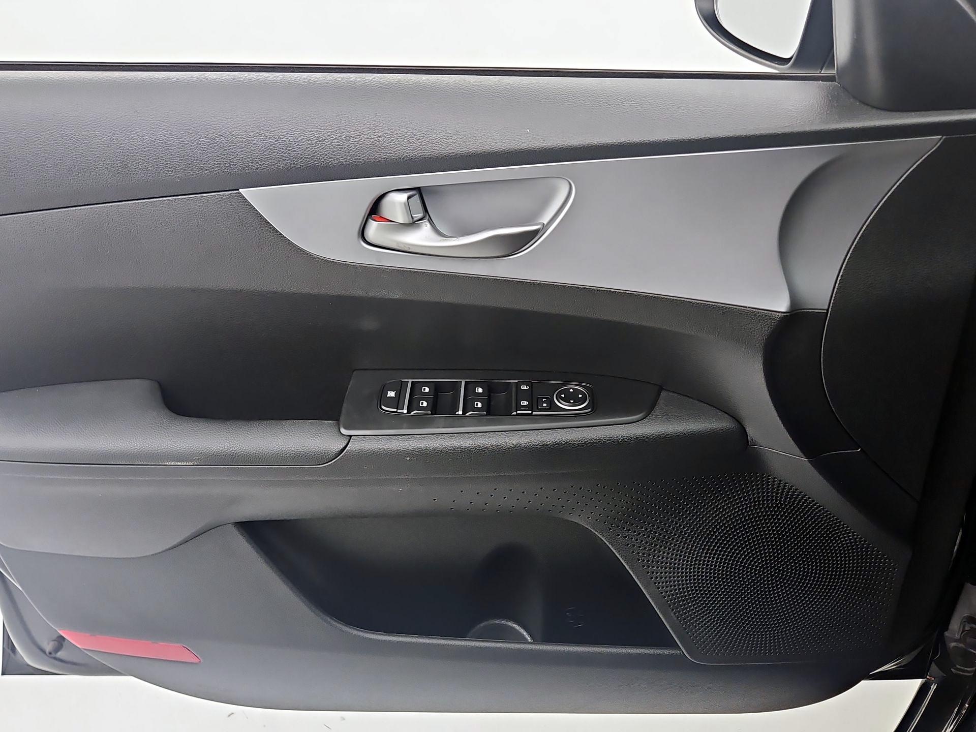 Thumbnail: 2023 Kia Forte - 12