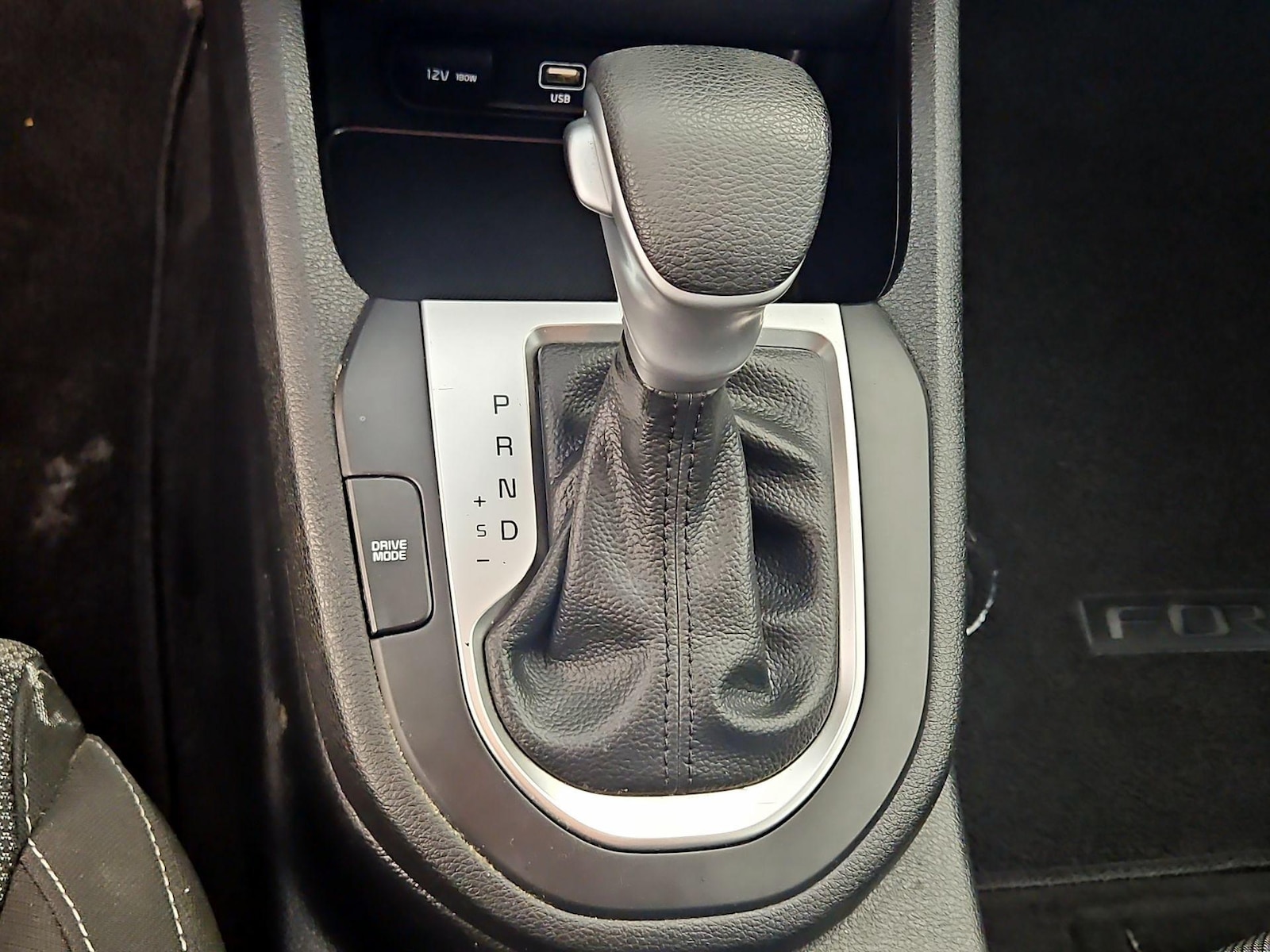 2023 Kia Forte LXS - Photo 18