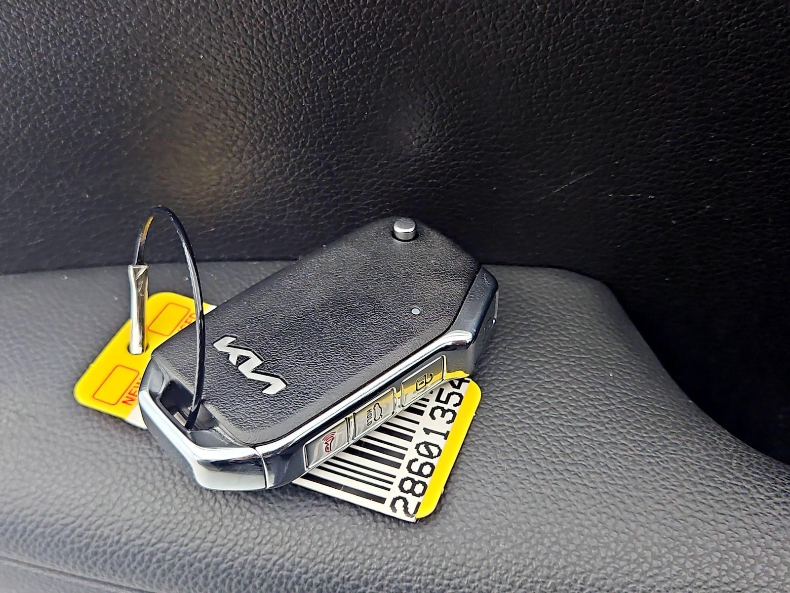 2023 Kia Forte LXS - Photo 23