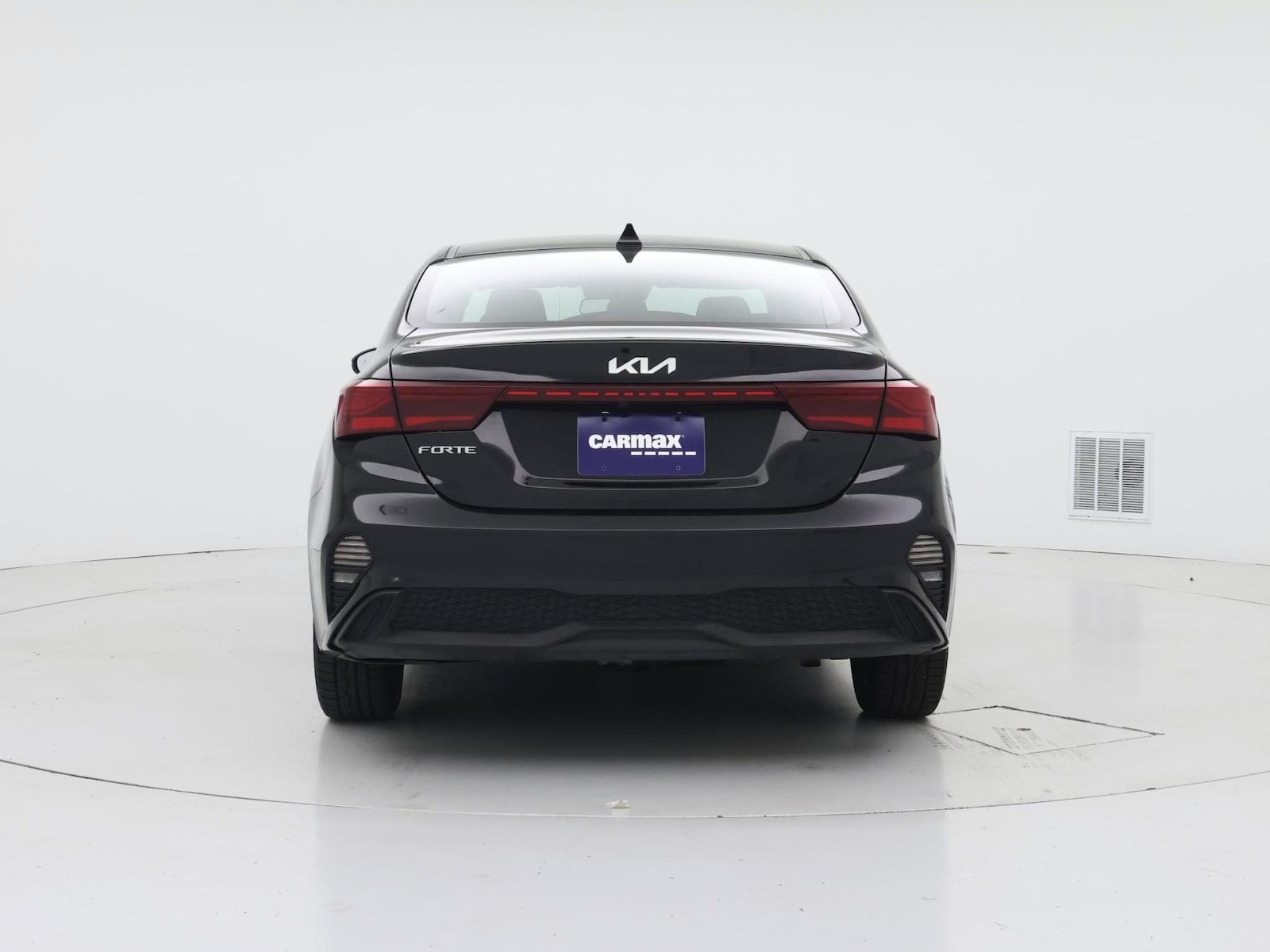 2023 Kia Forte LXS - Photo 7