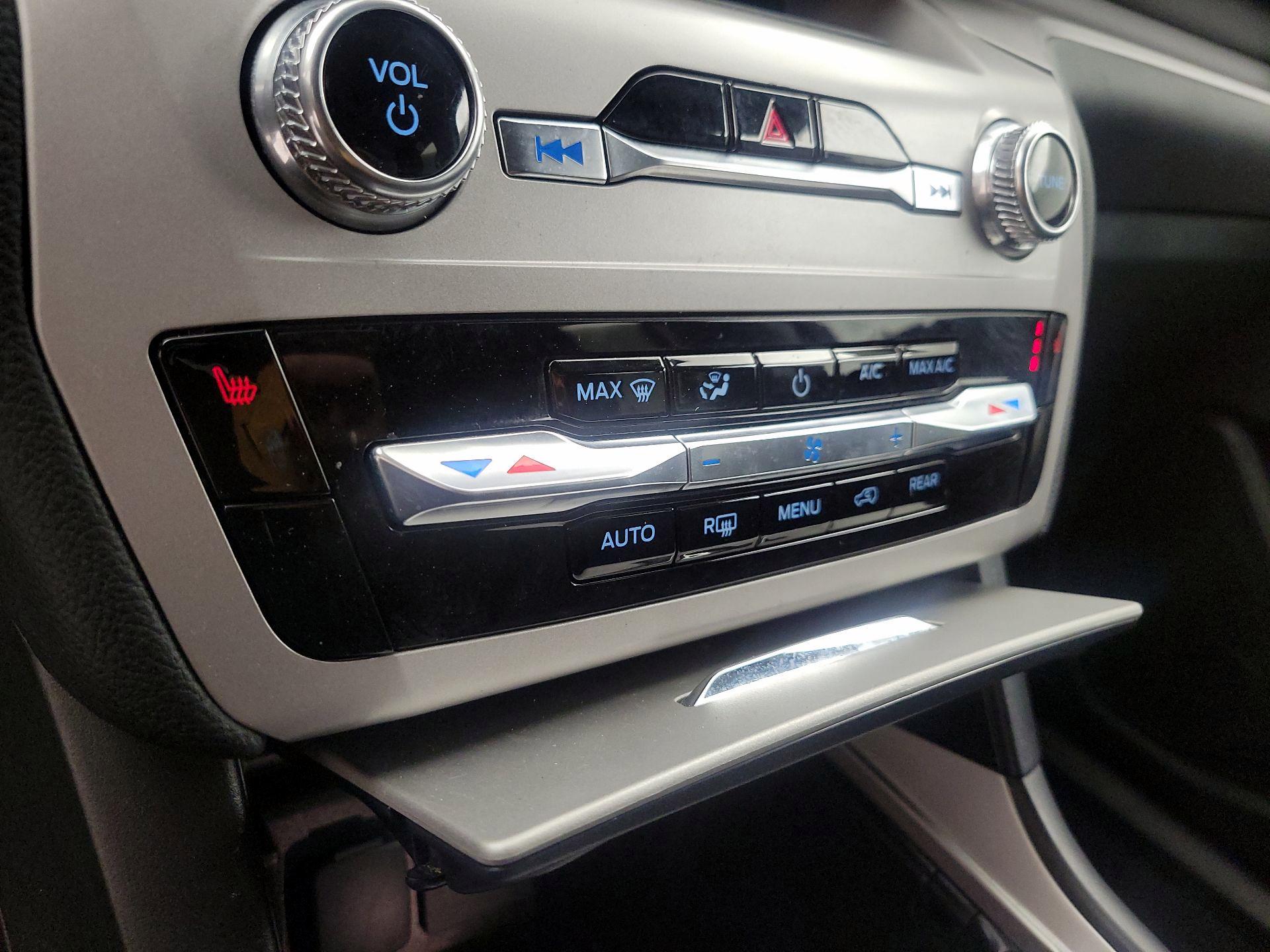 Thumbnail: 2023 Ford Explorer - 16