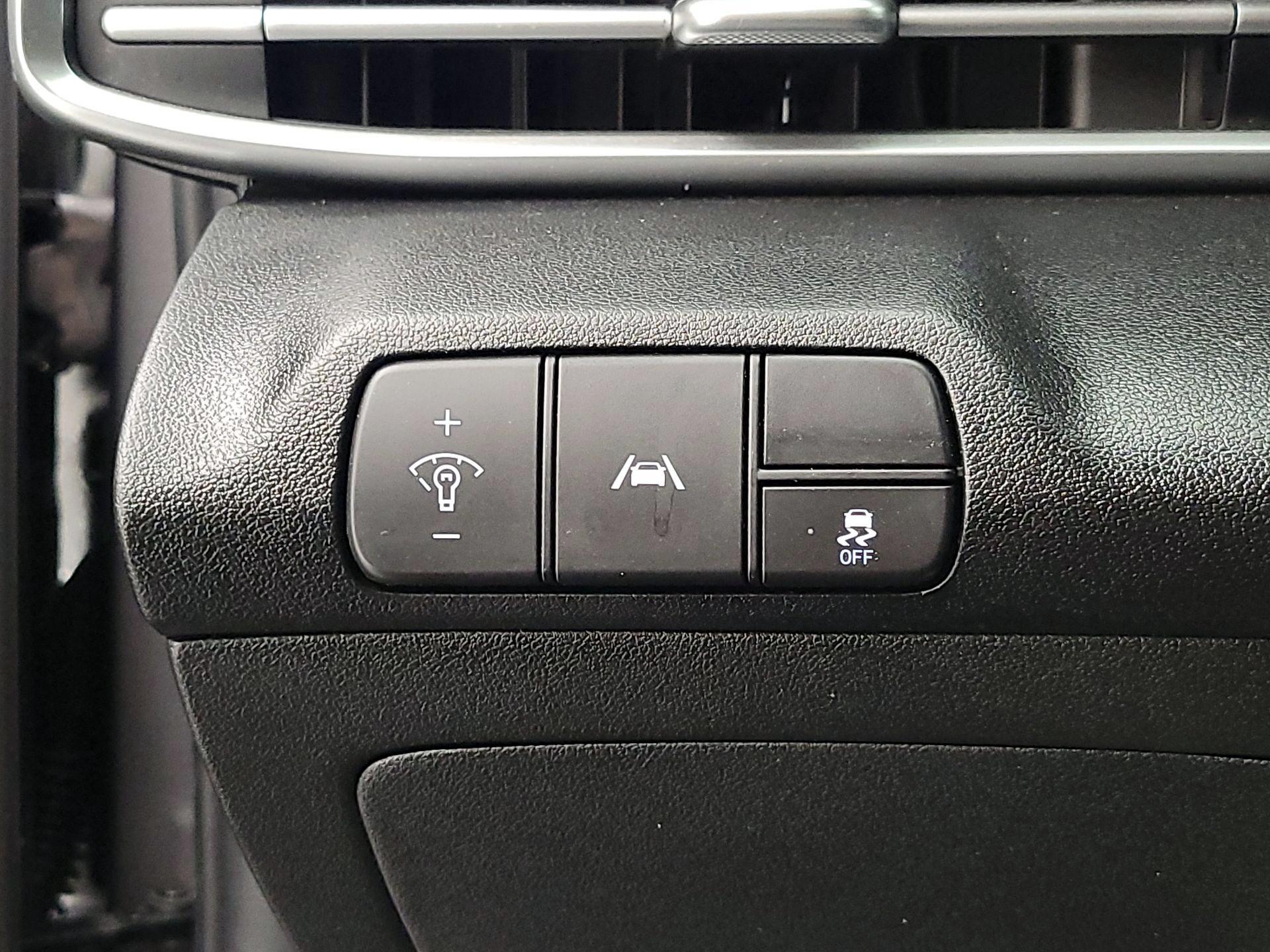 Thumbnail: 2022 Hyundai Elantra - 13